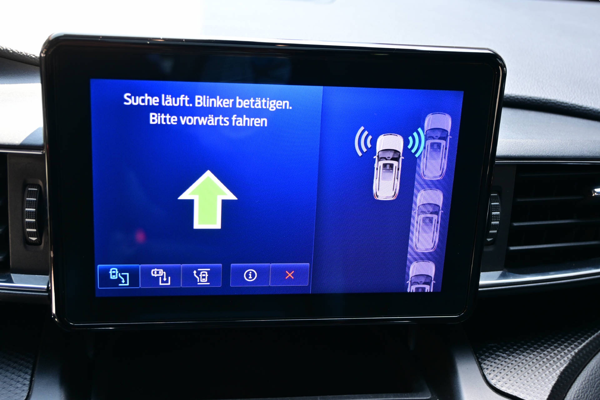 FORD Explorer 3.0 V6 Plug-in Hybrid ST-Line *Panordamadach*CH-Auto*7-Plätzer*-image-16