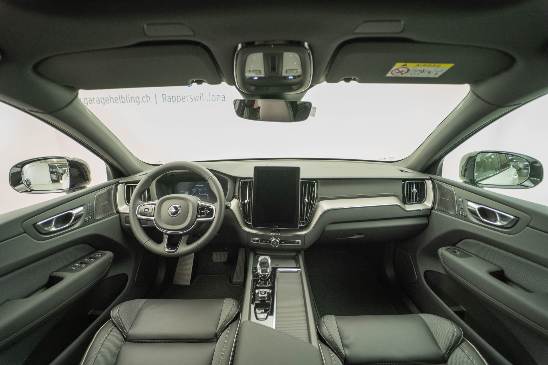 VOLVO XC60 2.0 B5 MH Black Edition AWD-image-5