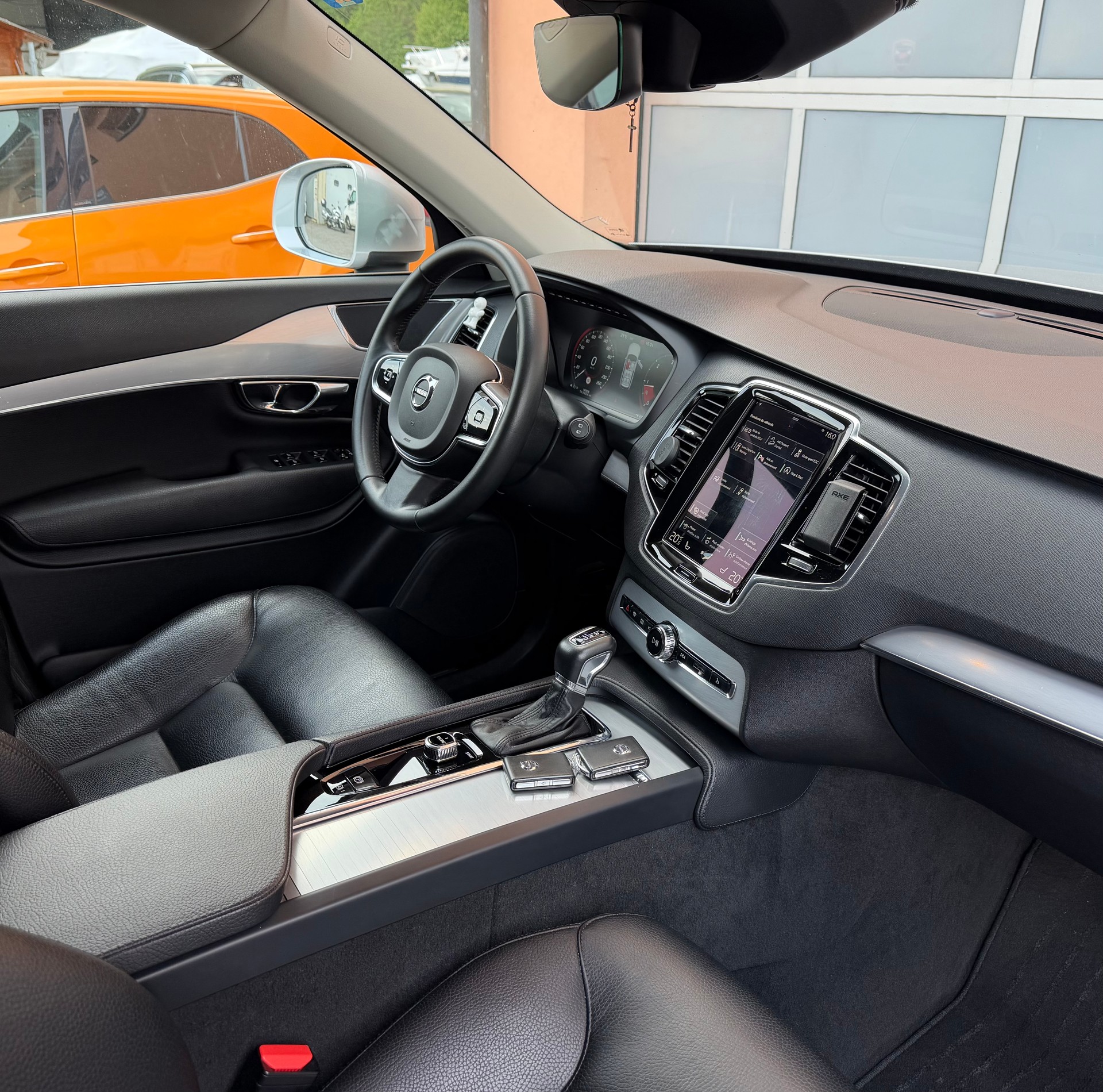 VOLVO XC90 D5 AWD Momentum Geartronic-image-11
