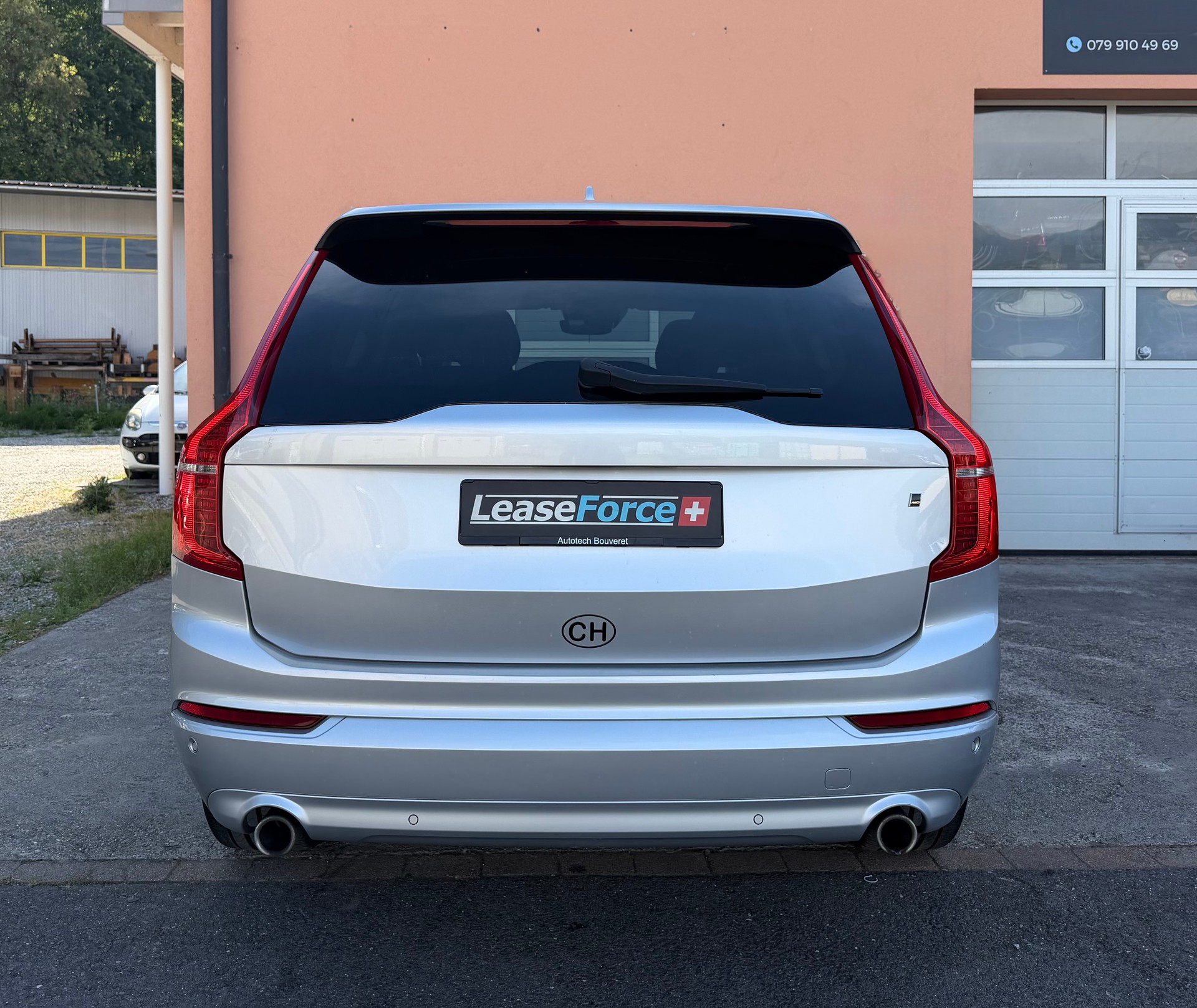 VOLVO XC90 D5 AWD Momentum Geartronic-image-5