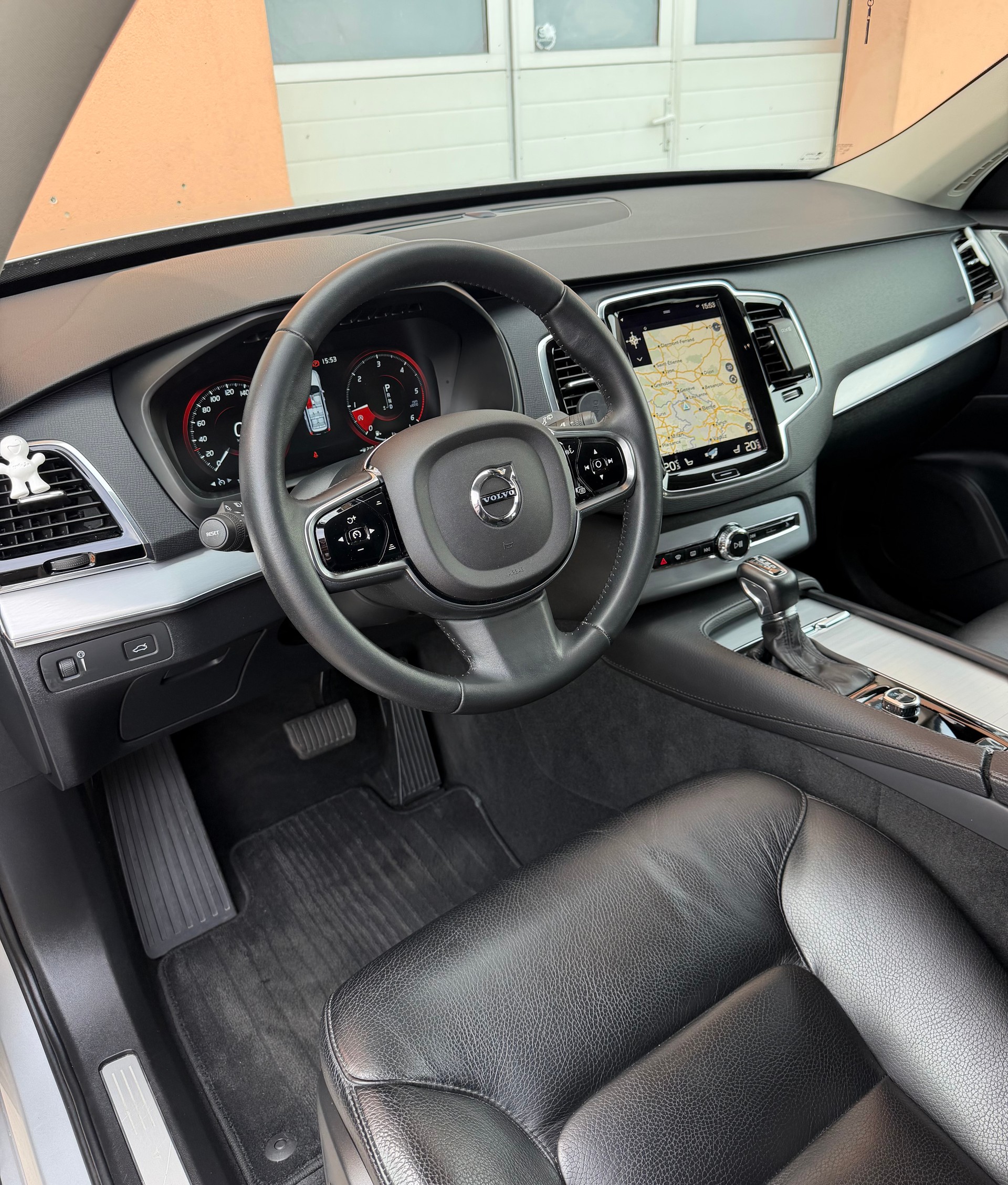 VOLVO XC90 D5 AWD Momentum Geartronic-image-8