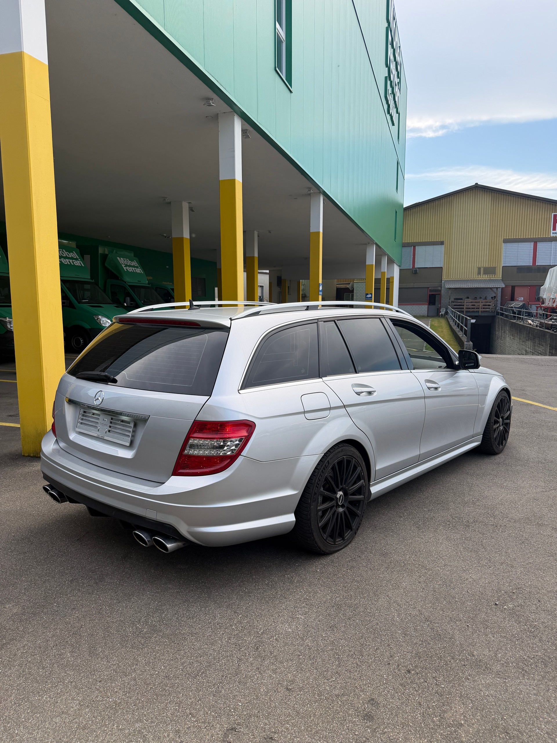 MERCEDES-BENZ C 63 AMG Avantgarde 7G-Tronic-image-6