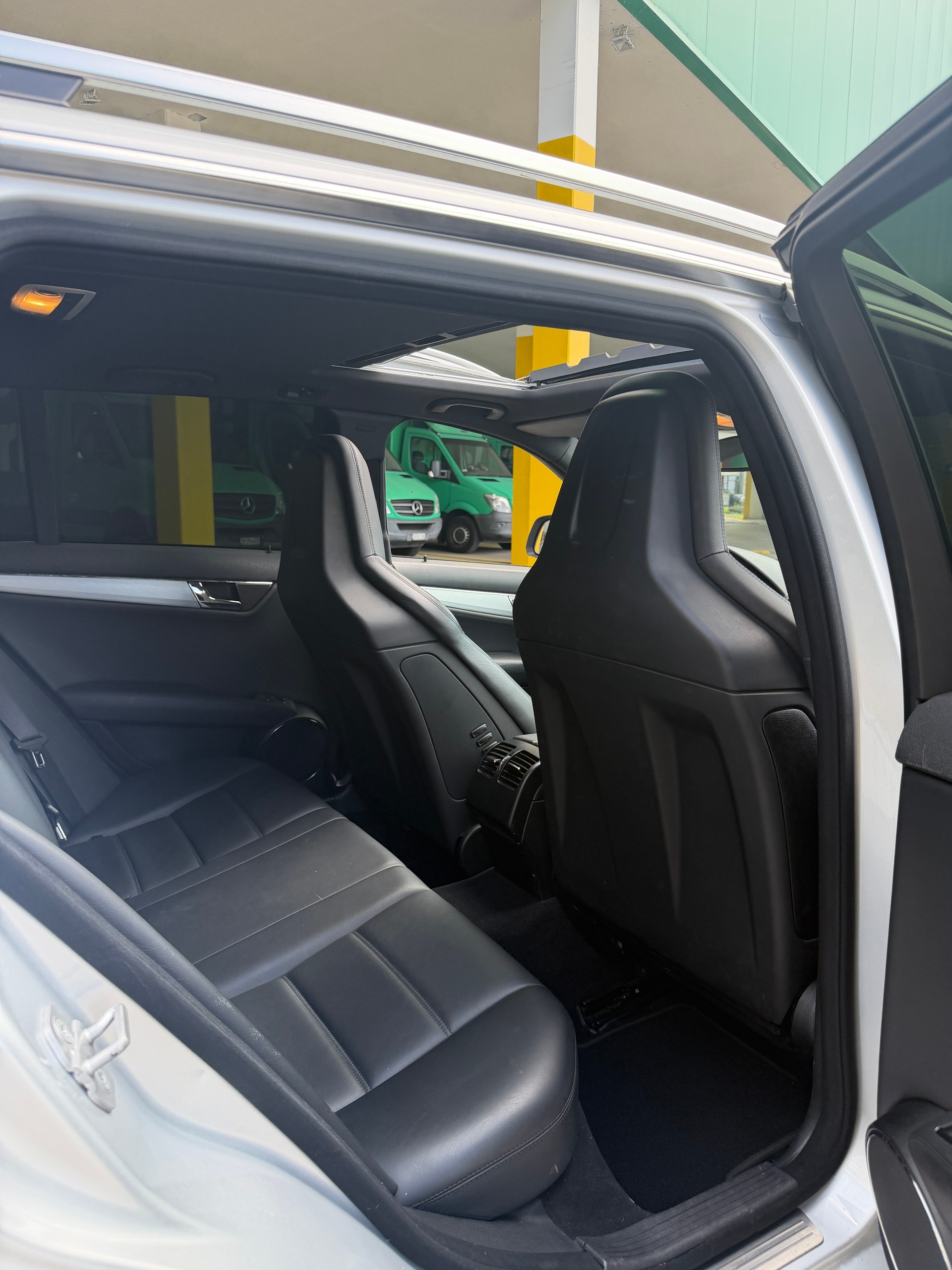 MERCEDES-BENZ C 63 AMG Avantgarde 7G-Tronic-image-14