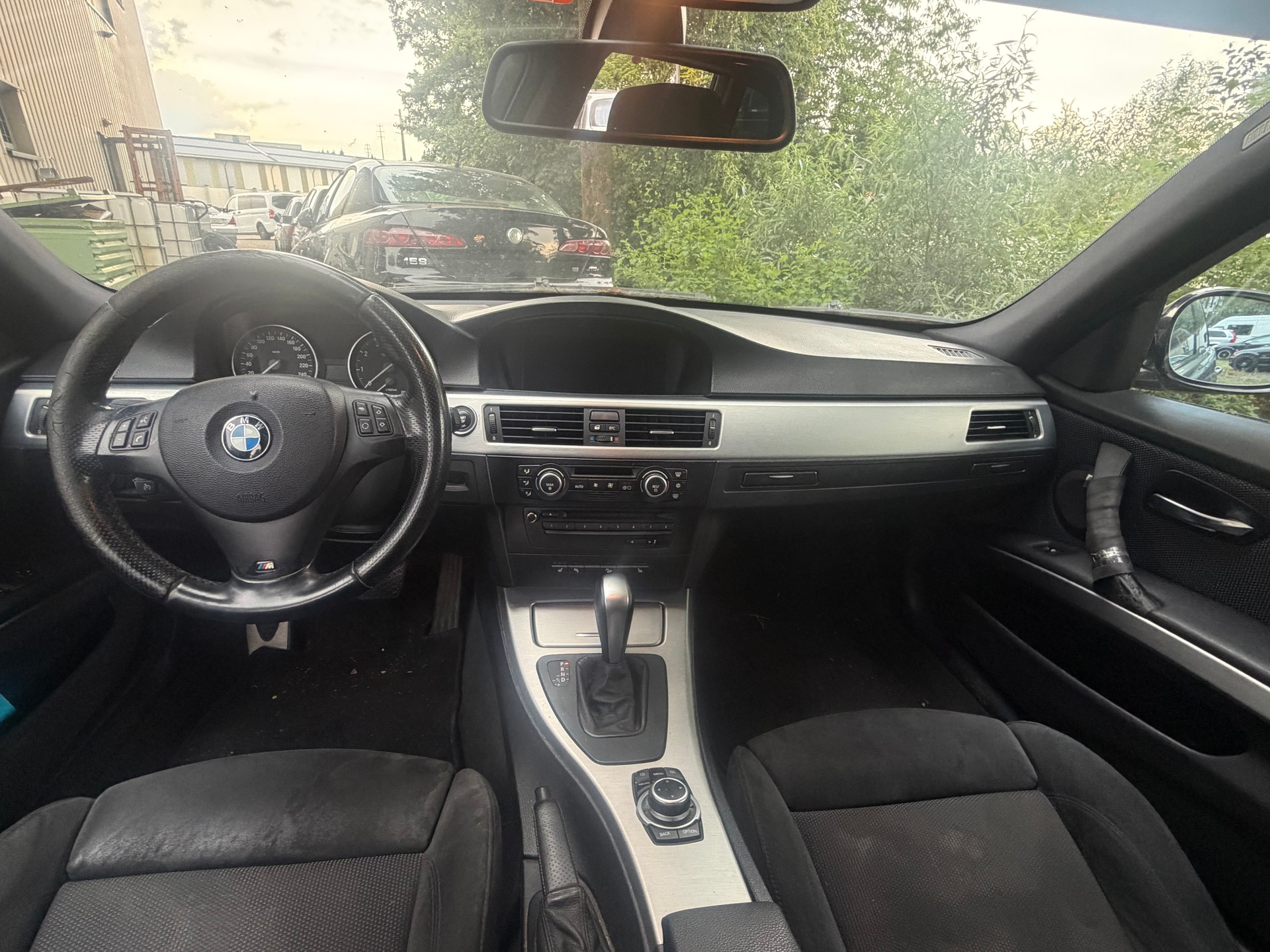 BMW 330i xDrive Touring Steptronic-image-7