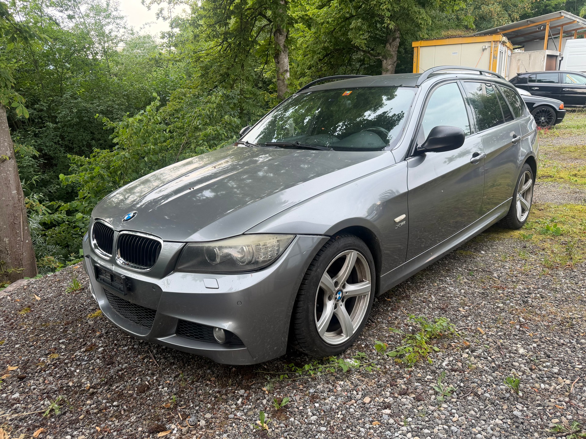 BMW 330i xDrive Touring Steptronic-image-0