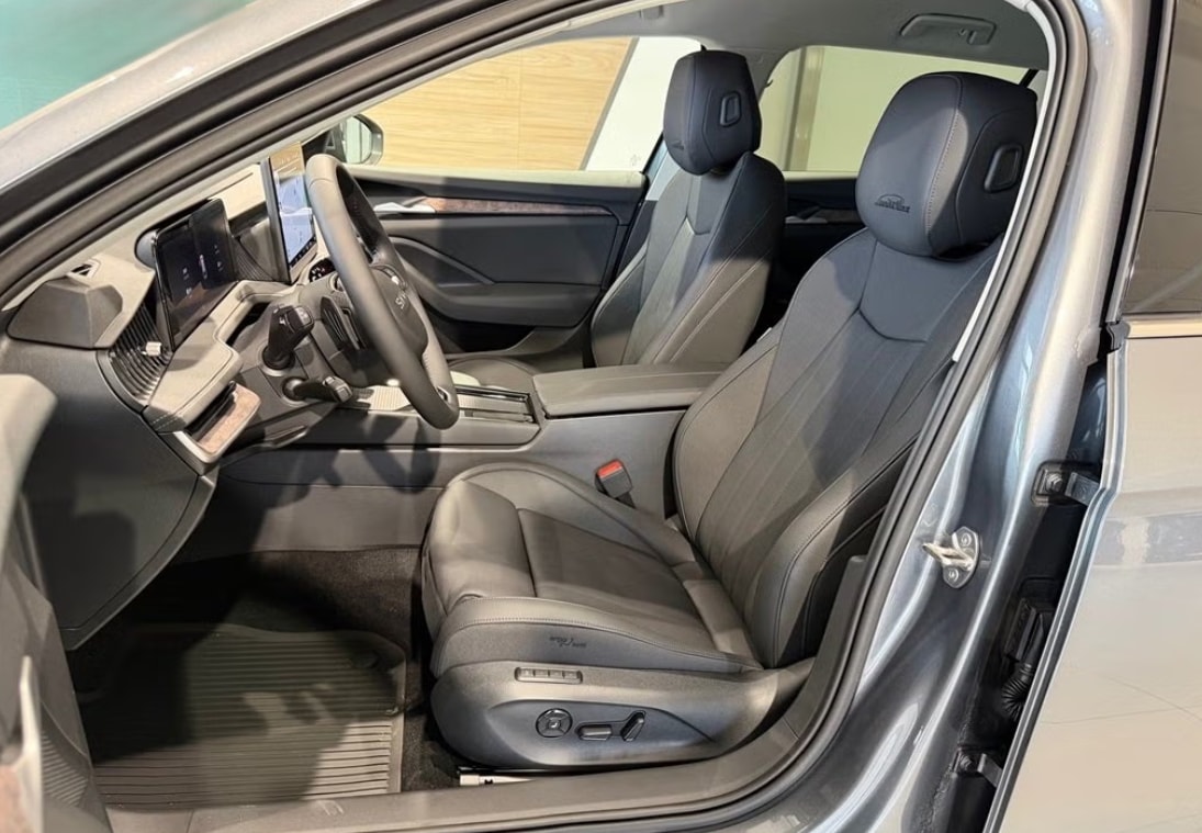 SKODA Superb Combi 2.0 TDi L&K 4x4 DSG-image-2