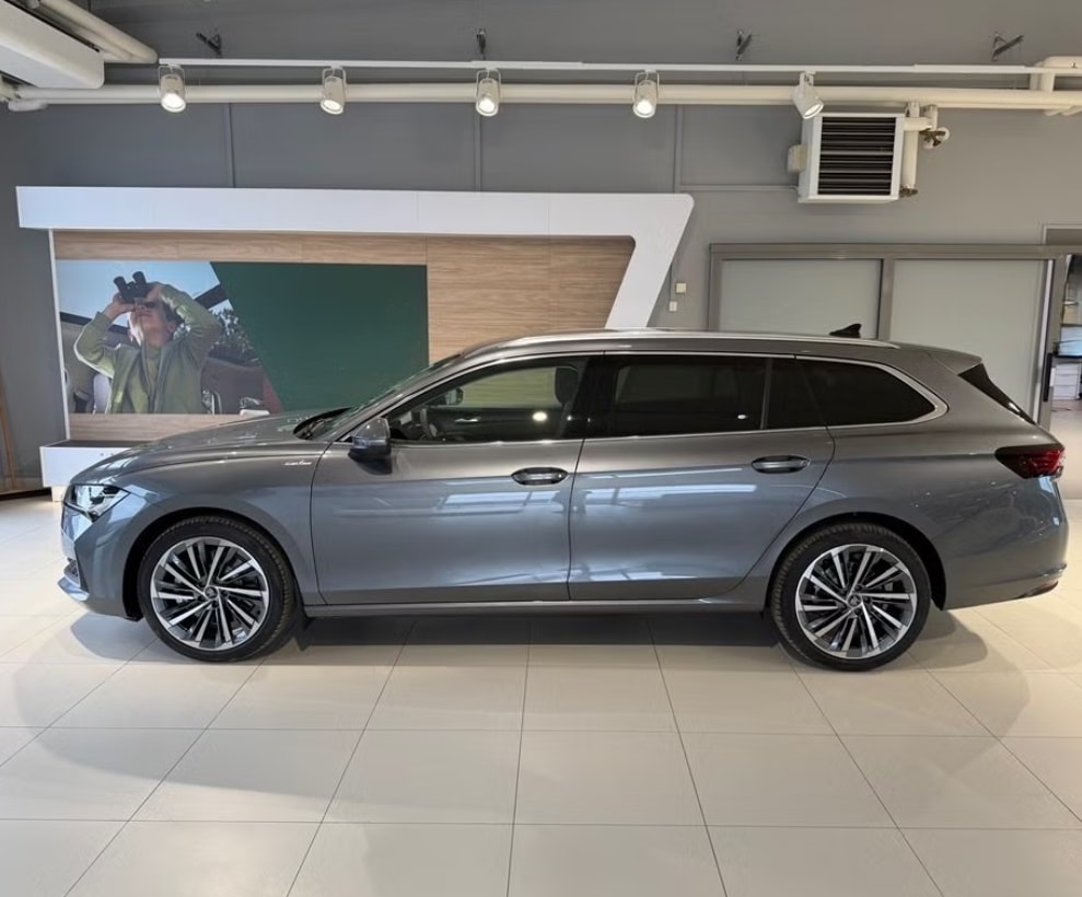 SKODA Superb Combi 2.0 TDi L&K 4x4 DSG-image-1