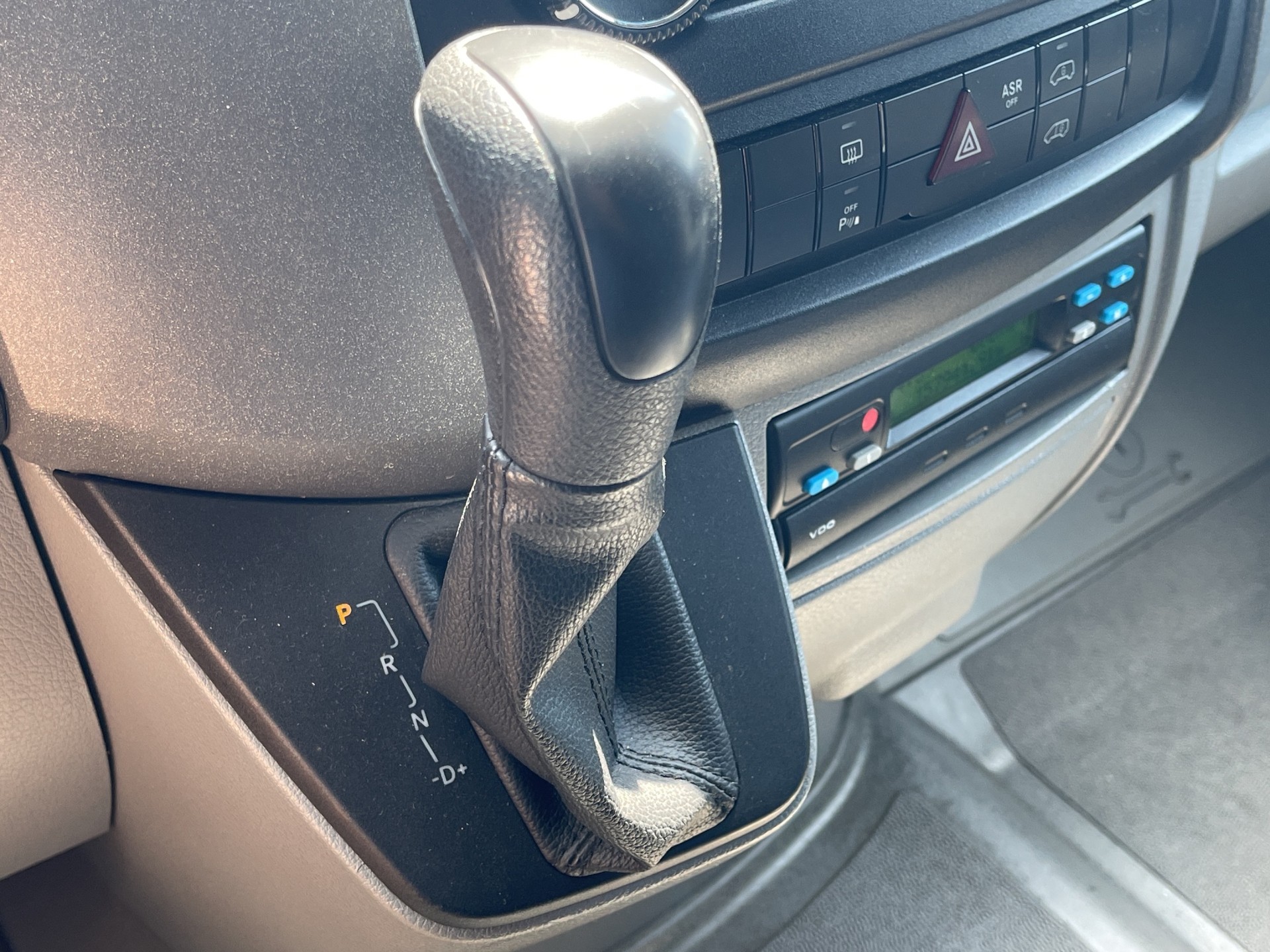 MERCEDES-BENZ Sprinter 315 CDI Standard 12 Plätzer-image-28