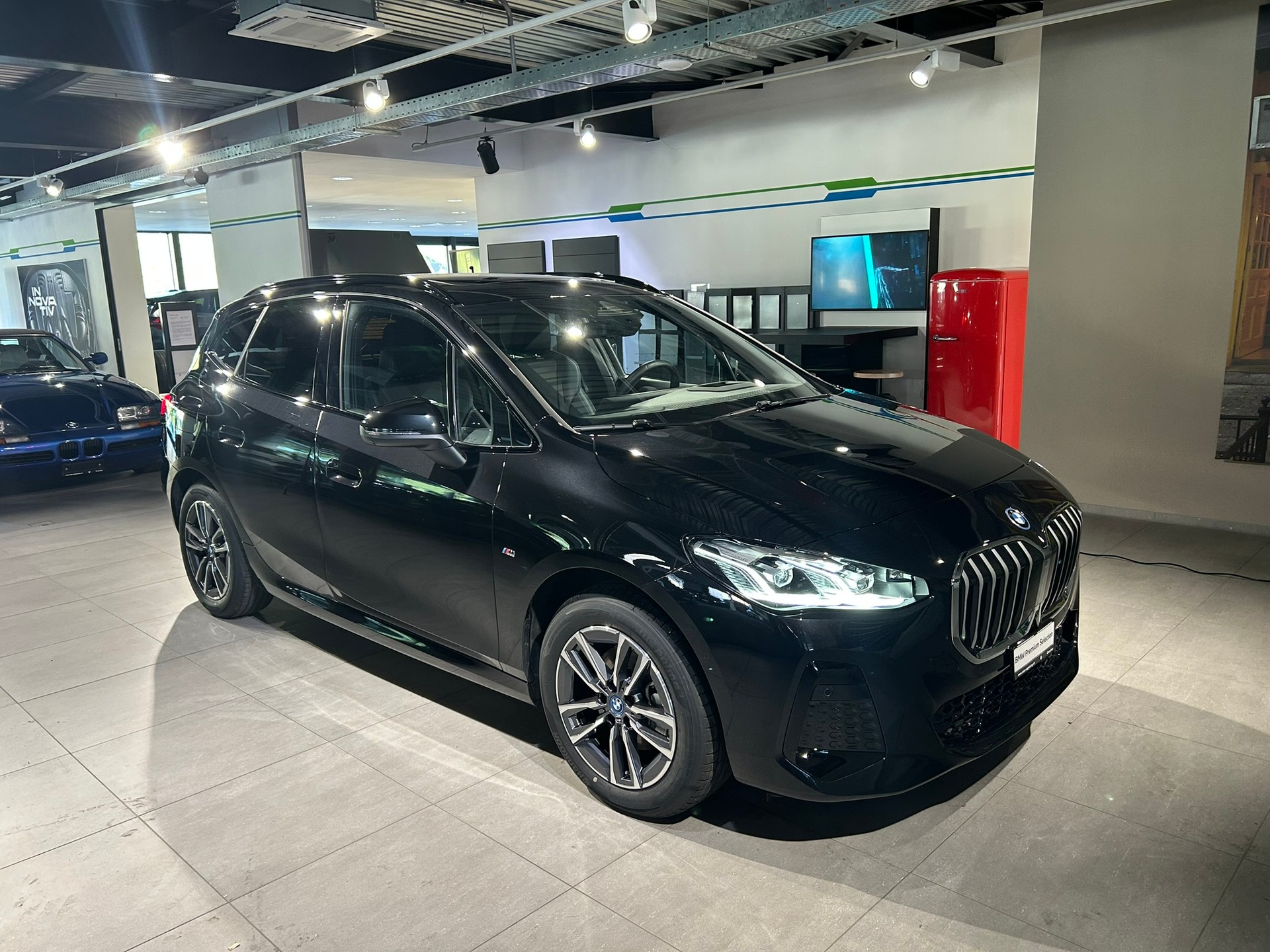 BMW 225e xDrive Active Tourer M Sport-showroom-element-3