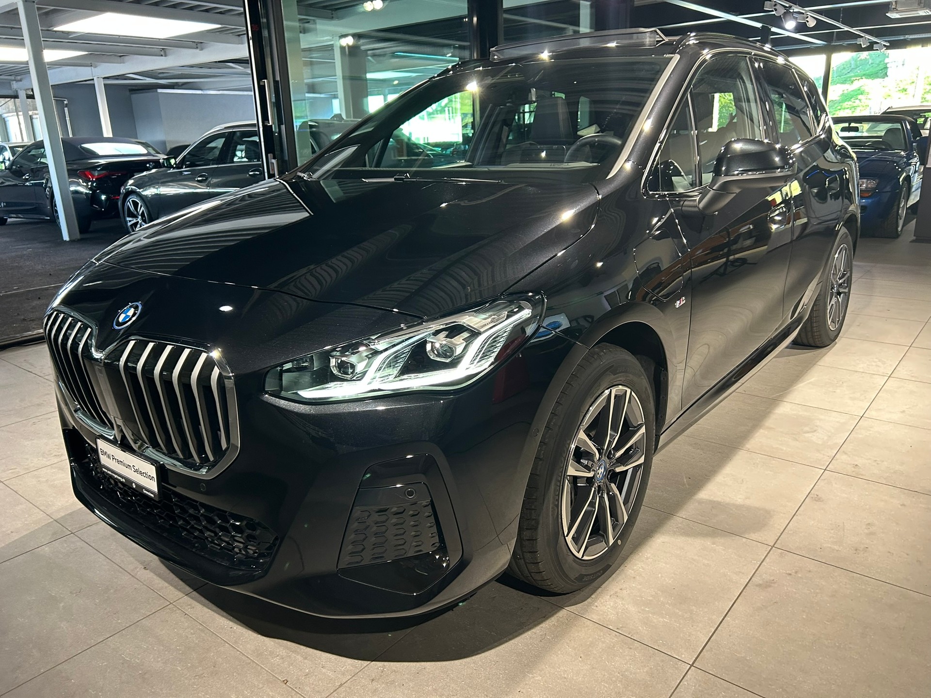 BMW 225e xDrive Active Tourer M Sport-showroom-element-2