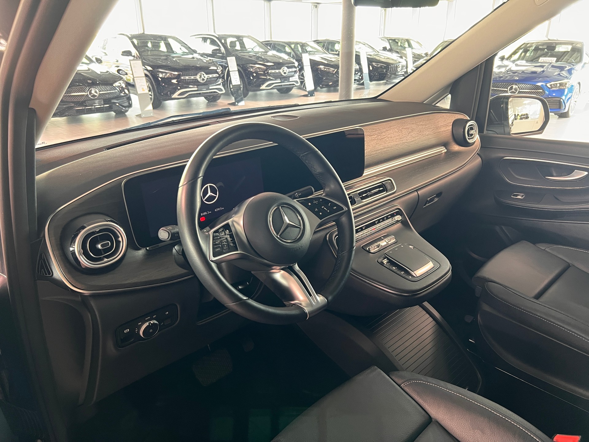 MERCEDES-BENZ V 250 d lang Avantgarde 4Matic G-Tronic-image-9