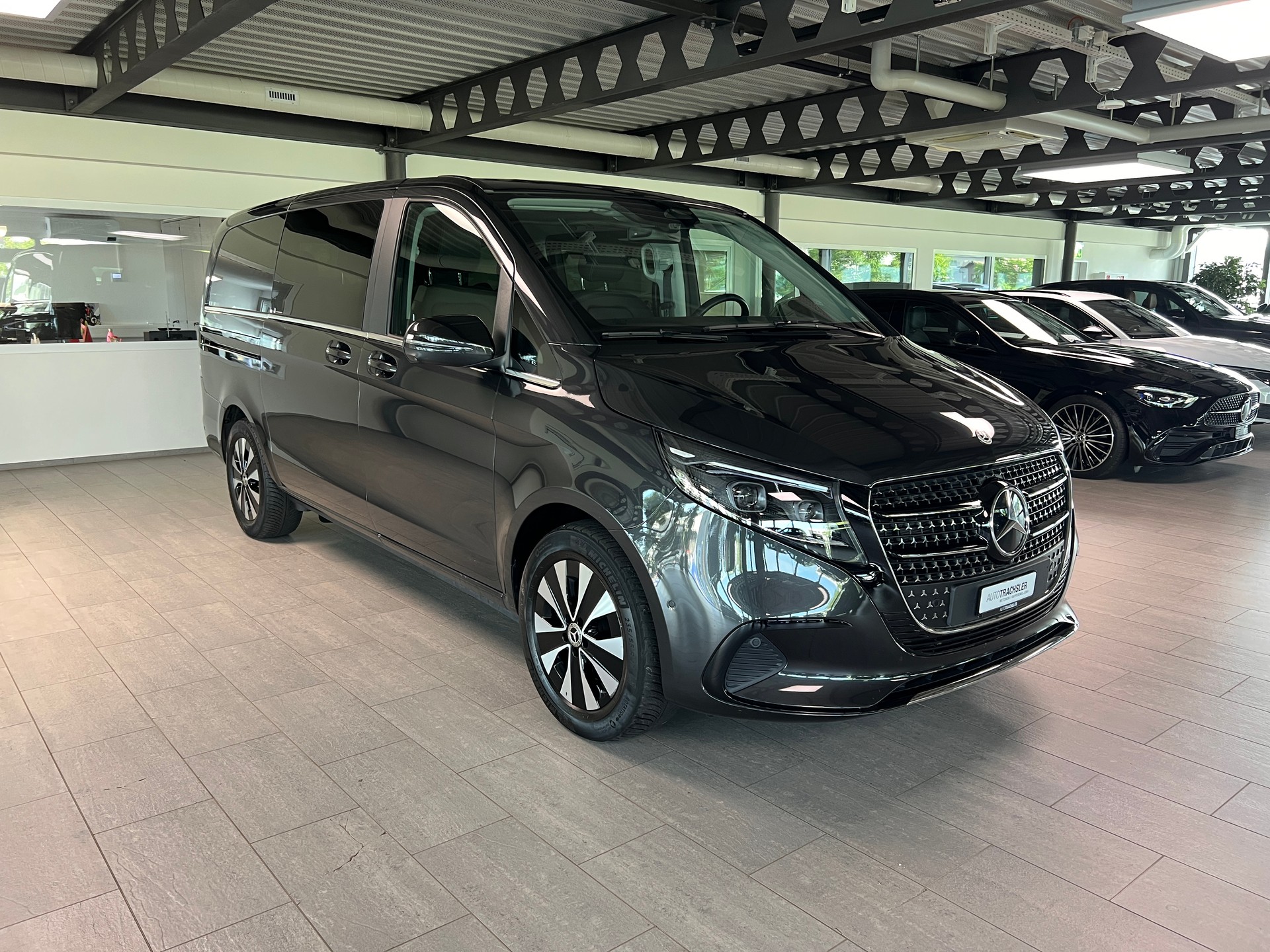 MERCEDES-BENZ V 250 d lang Avantgarde 4Matic G-Tronic-image-2