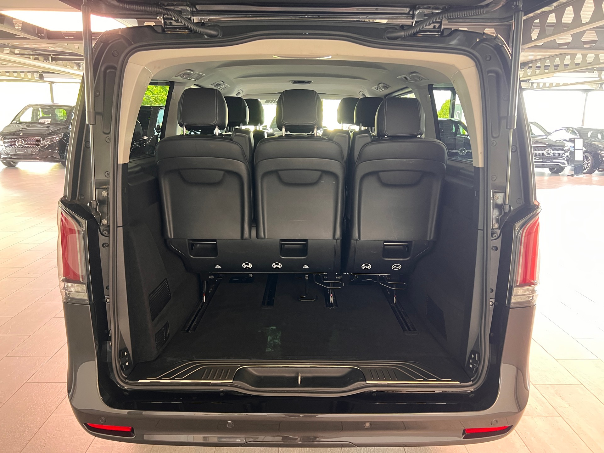 MERCEDES-BENZ V 250 d lang Avantgarde 4Matic G-Tronic-image-6