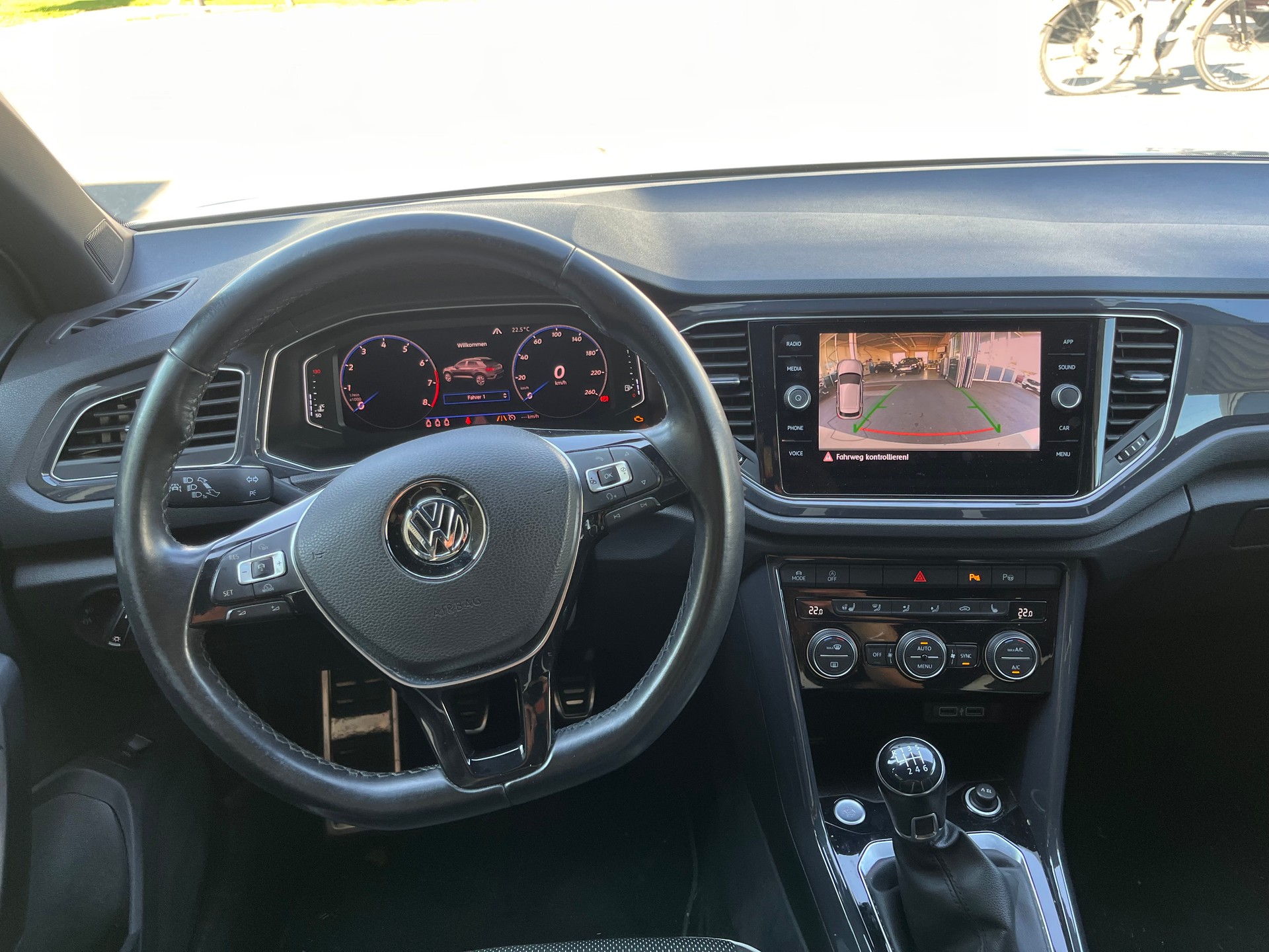 VW T-Roc 1.5 TSI EVO Sport-image-6