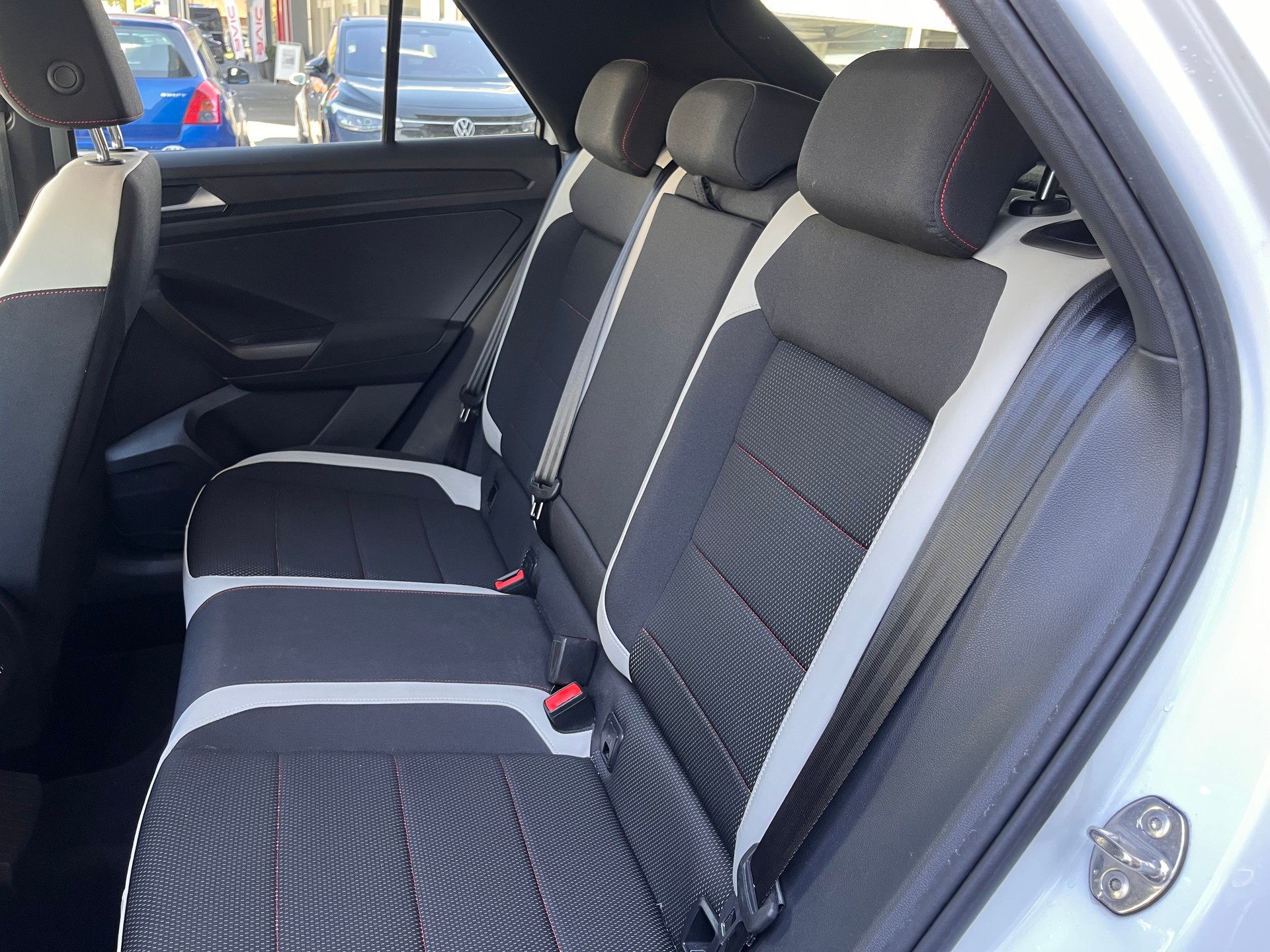 VW T-Roc 1.5 TSI EVO Sport-image-5