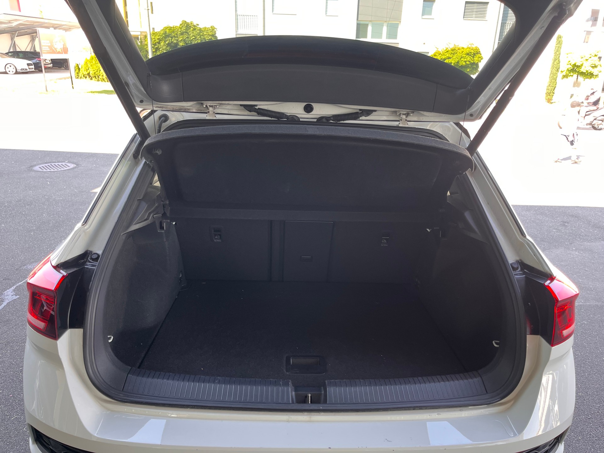 VW T-Roc 1.5 TSI EVO Sport-image-8