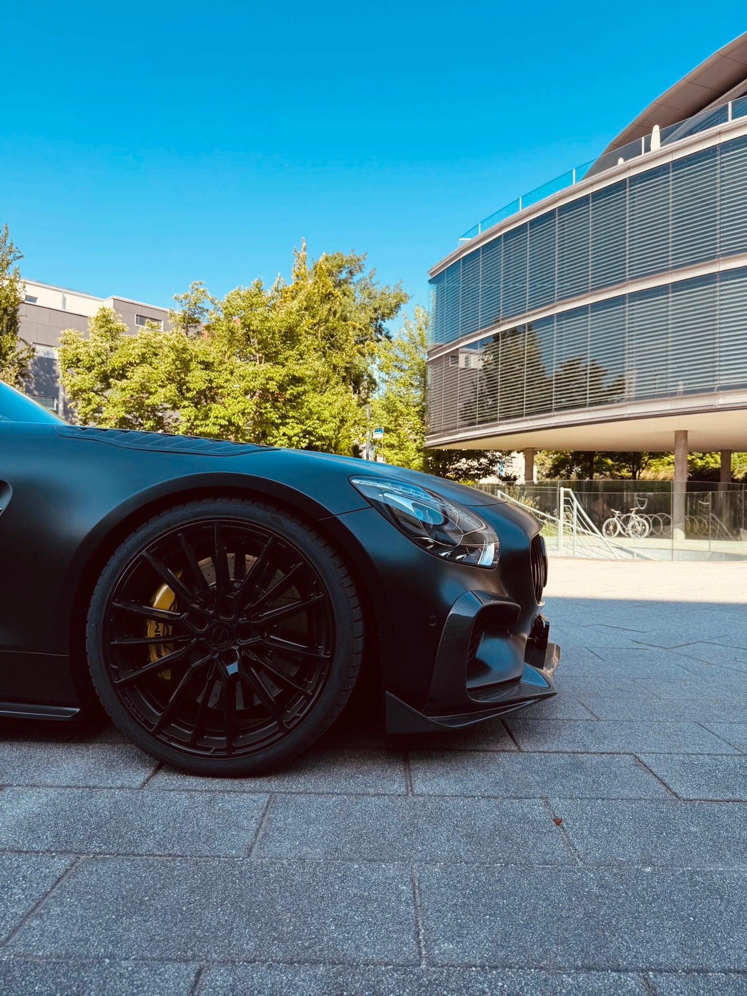 MERCEDES-BENZ AMG GTS-image-1