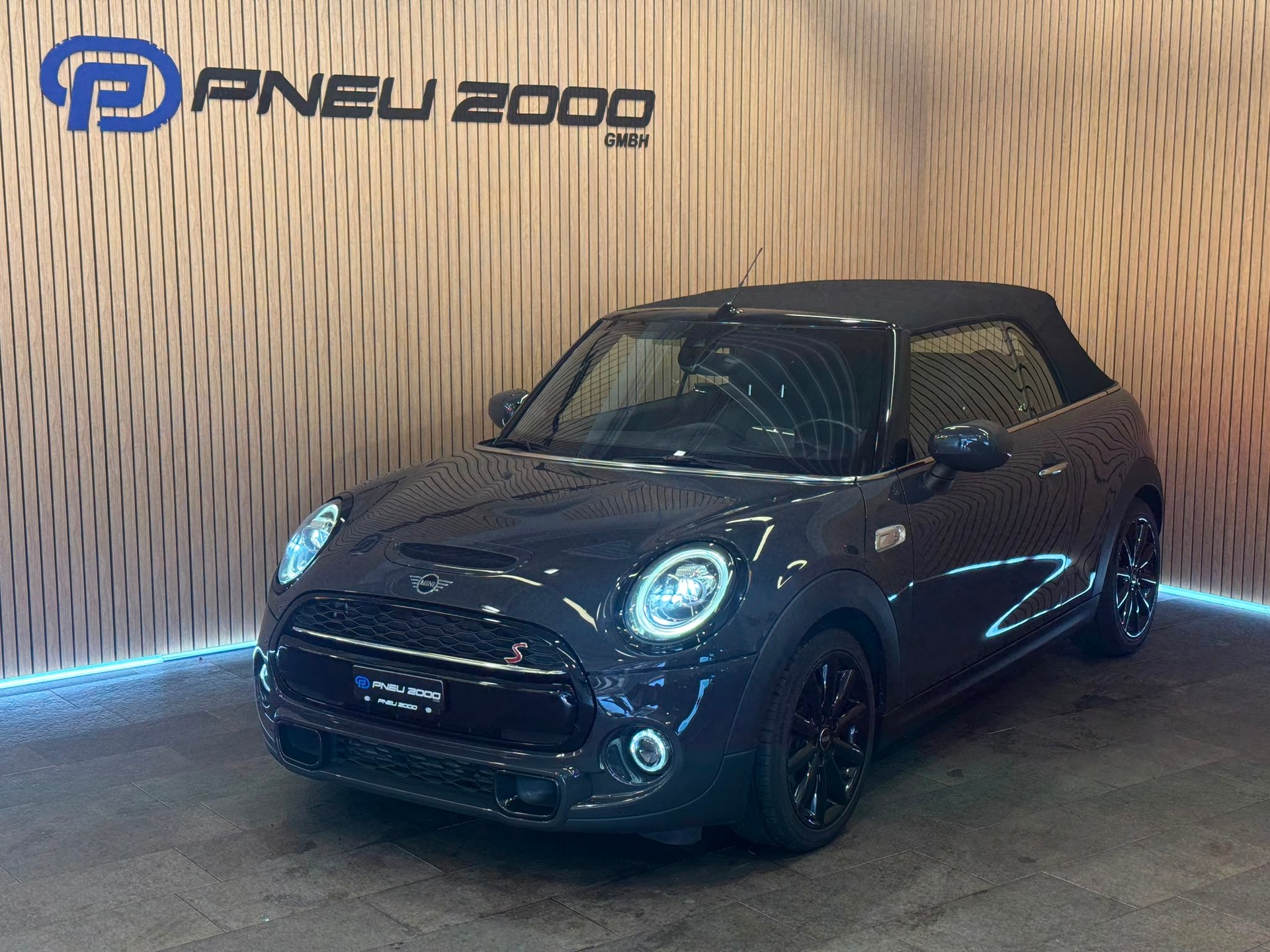 MINI Cooper S Cabriolet DKG-showroom-element-2