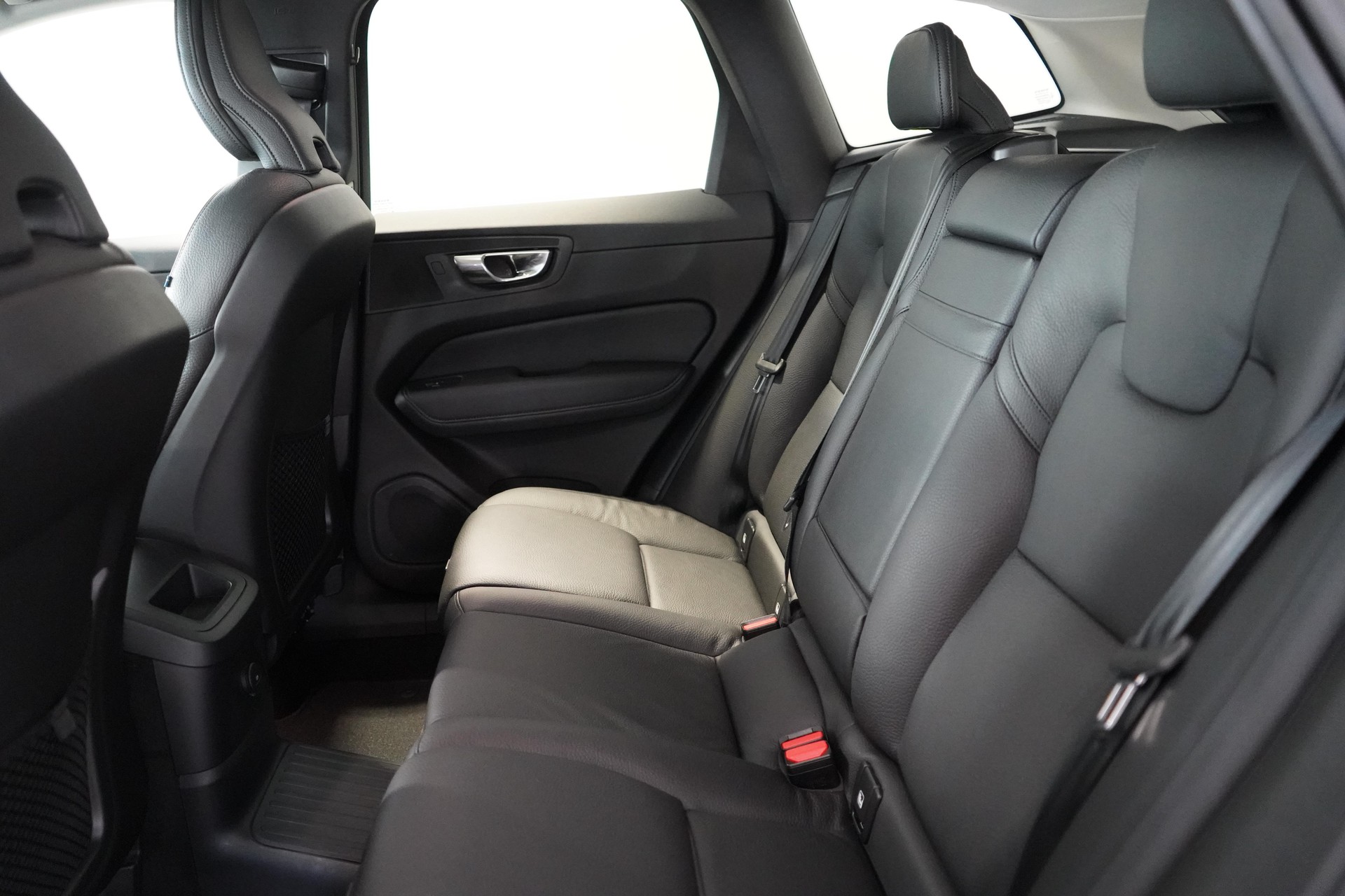 VOLVO XC60 2.0 T6 TE Inscription eAWD-image-16