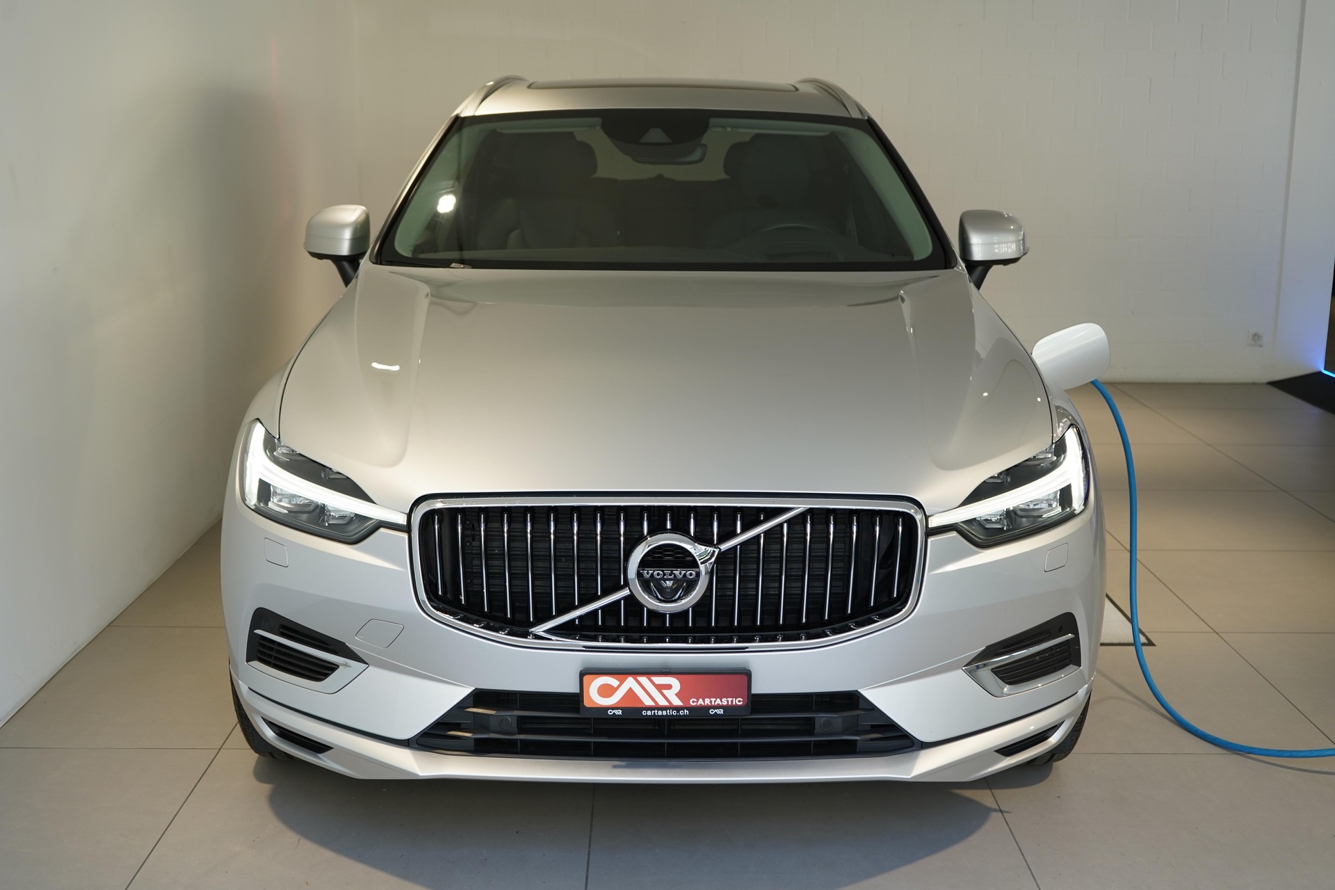 VOLVO XC60 2.0 T6 TE Inscription eAWD-image-1