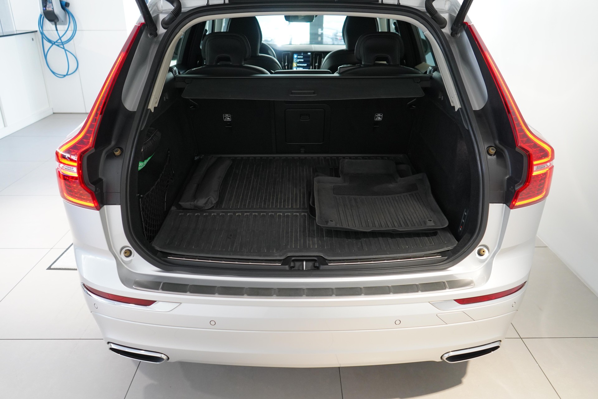VOLVO XC60 2.0 T6 TE Inscription eAWD-image-4