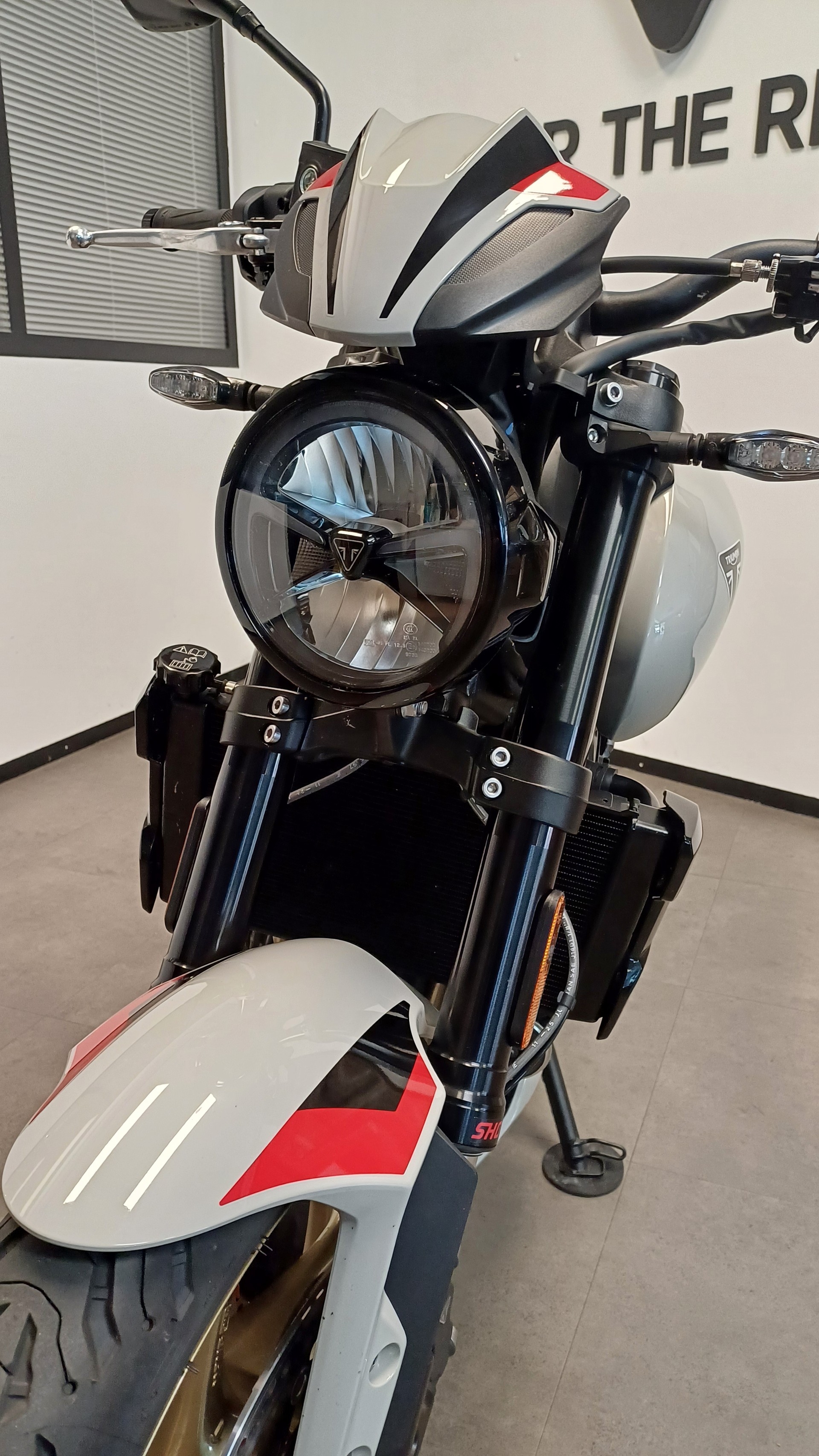 TRIUMPH Triumph Trident 800-image-6