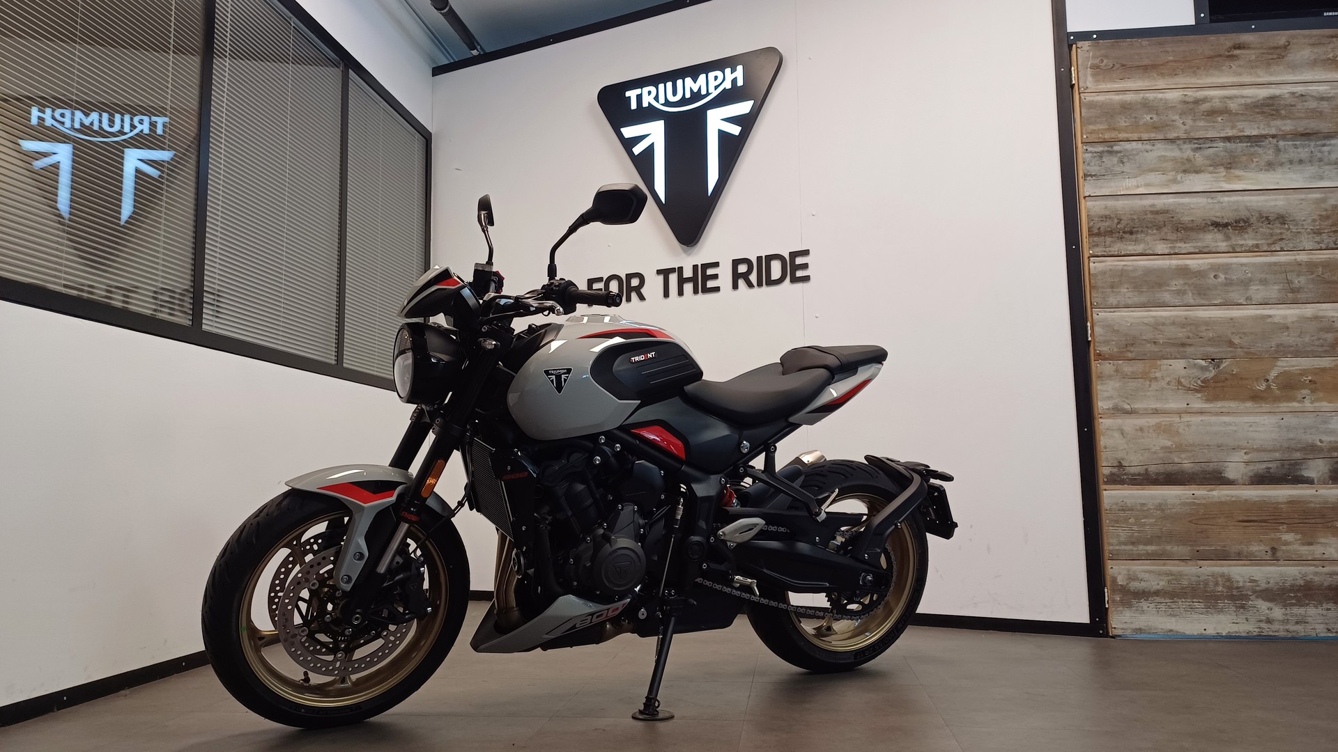 TRIUMPH Triumph Trident 800-image-1