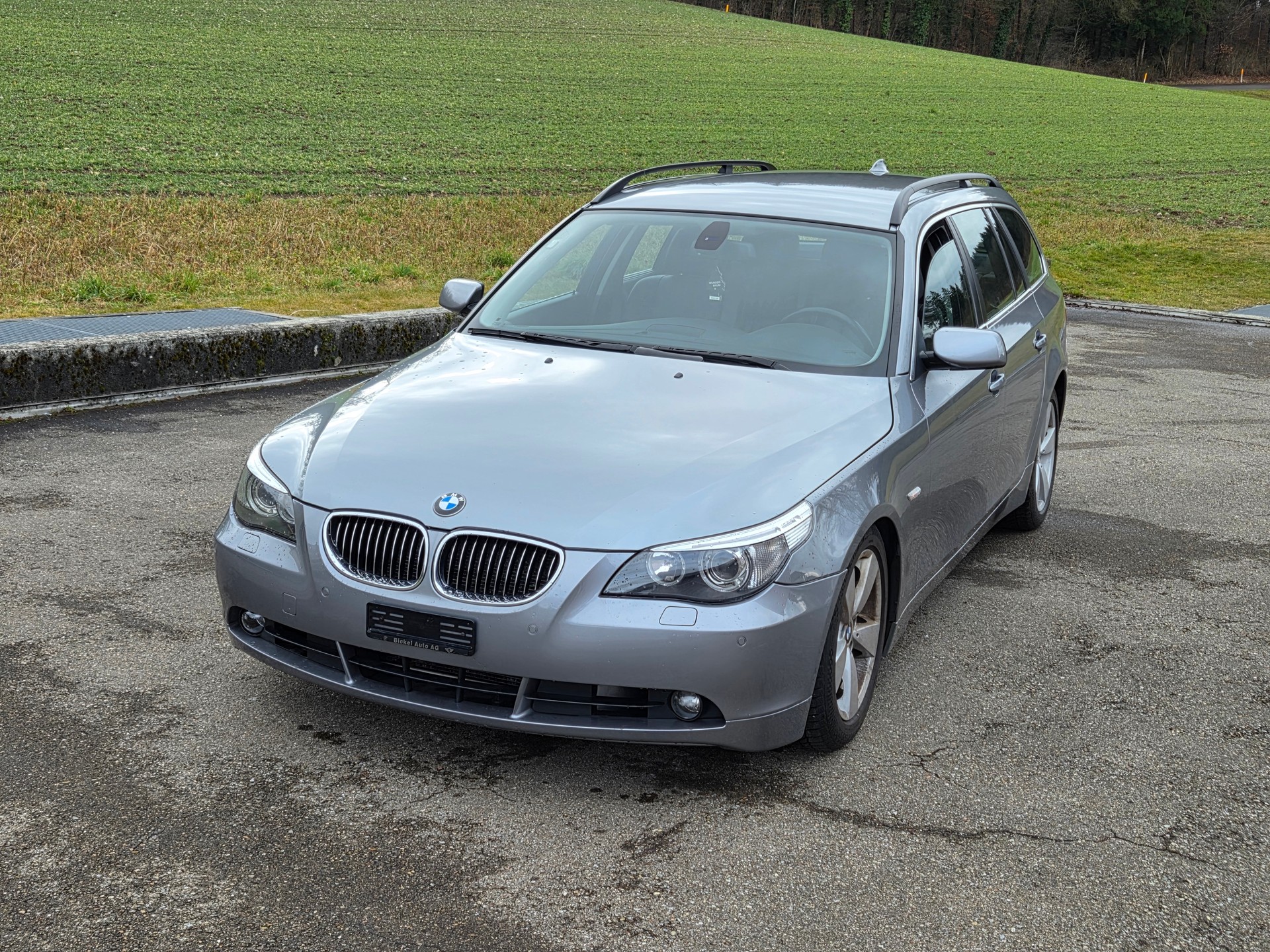 BMW 530xi Touring-image-2