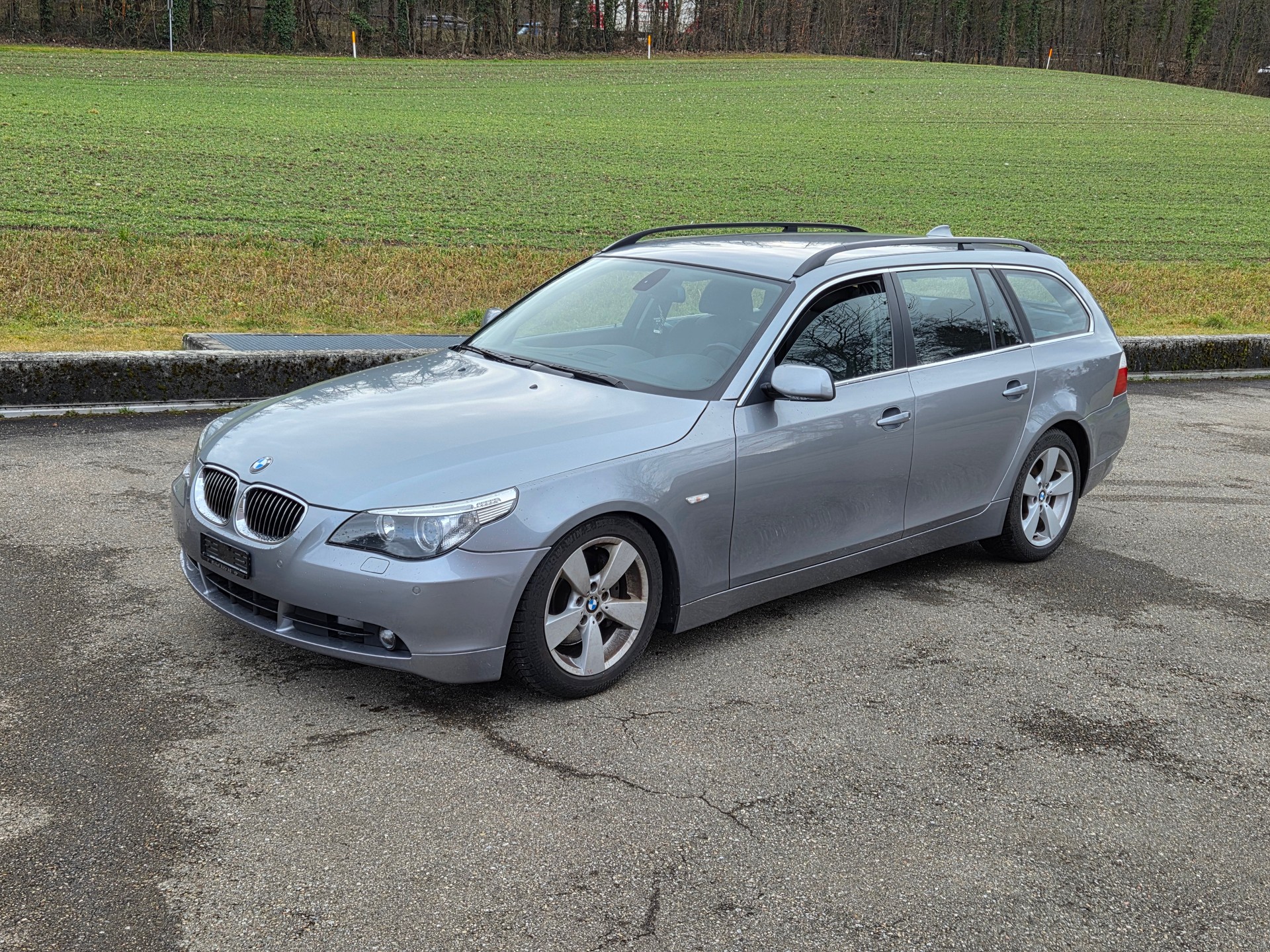 BMW 530xi Touring-image-3