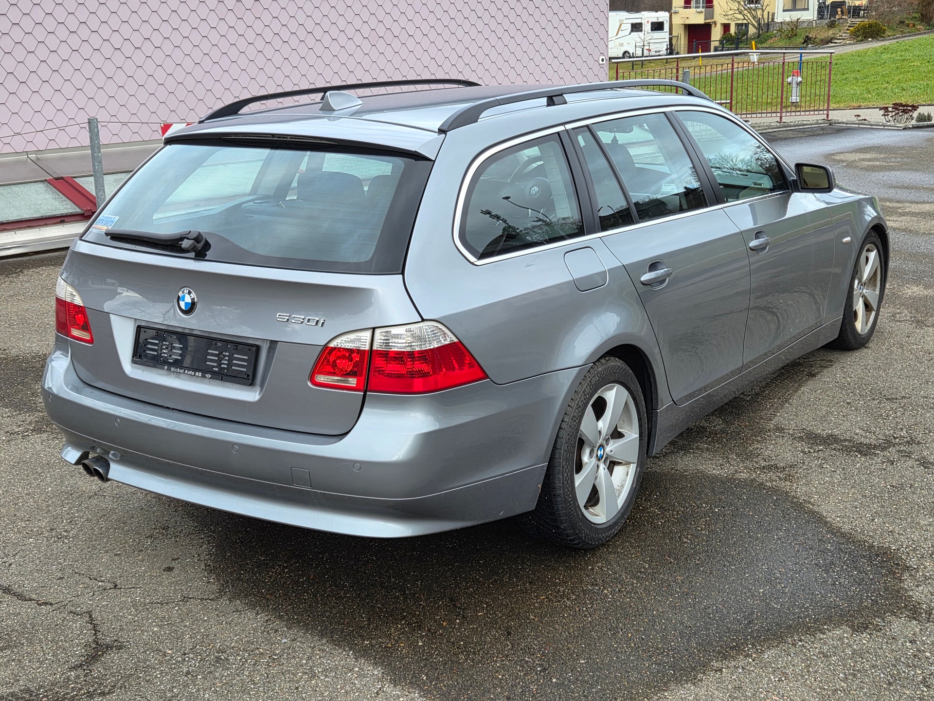 BMW 530xi Touring-image-5