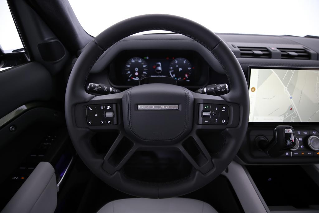 LAND ROVER Defender 110 3.0 D I6 350 X-Dynamic HSE-image-5