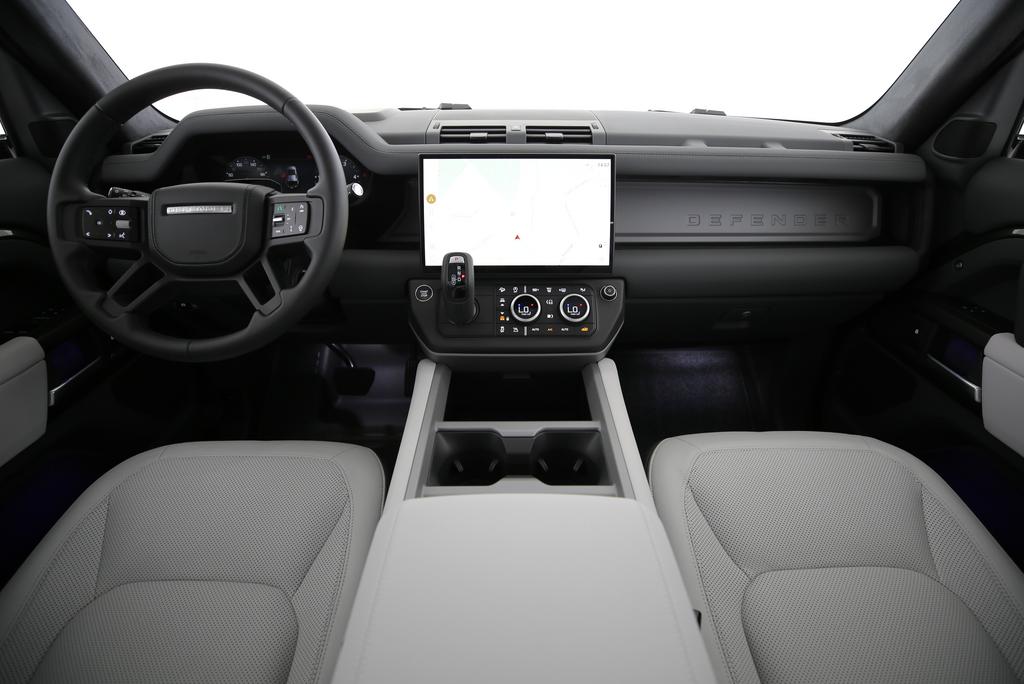 LAND ROVER Defender 110 3.0 D I6 350 X-Dynamic HSE-image-4