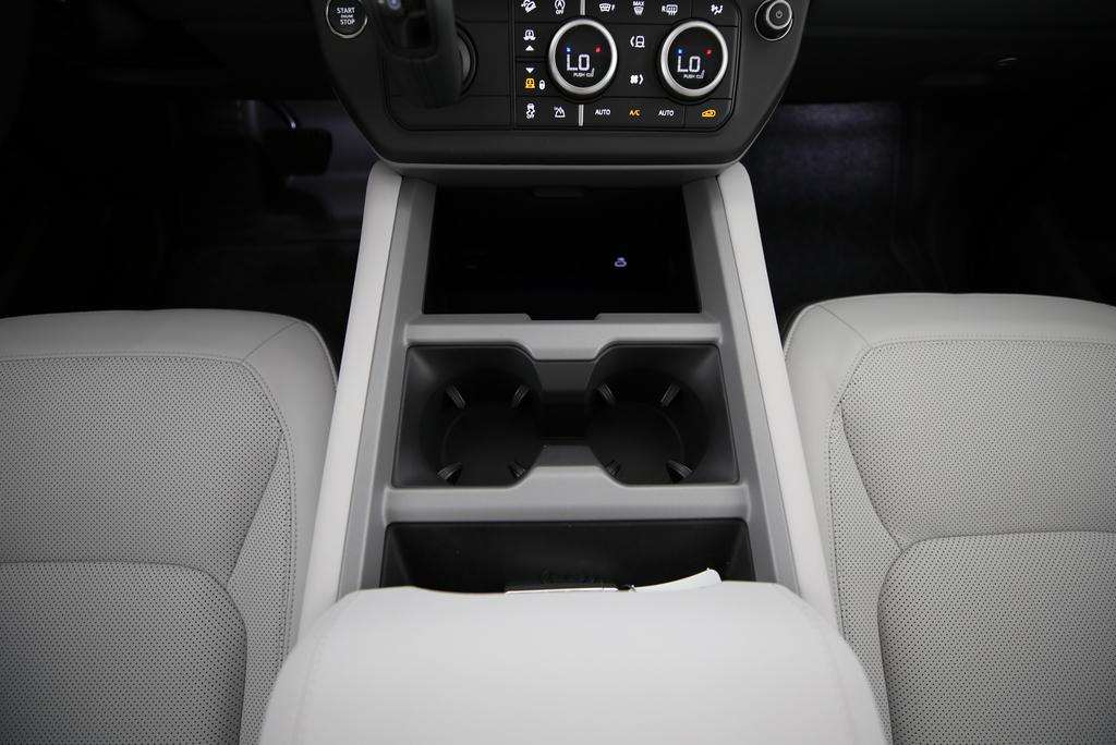 LAND ROVER Defender 110 3.0 D I6 350 X-Dynamic HSE-image-9