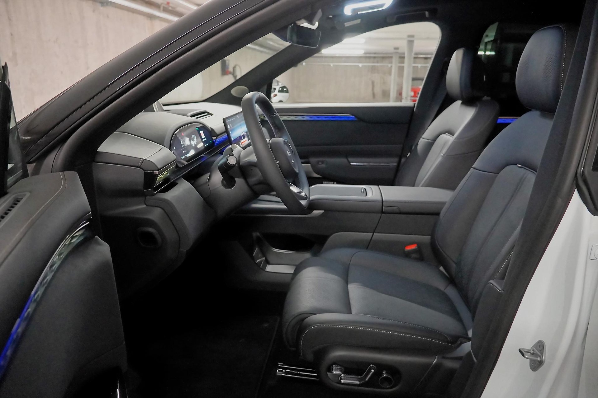 ZEEKR 7X Privilege AWD-image-2