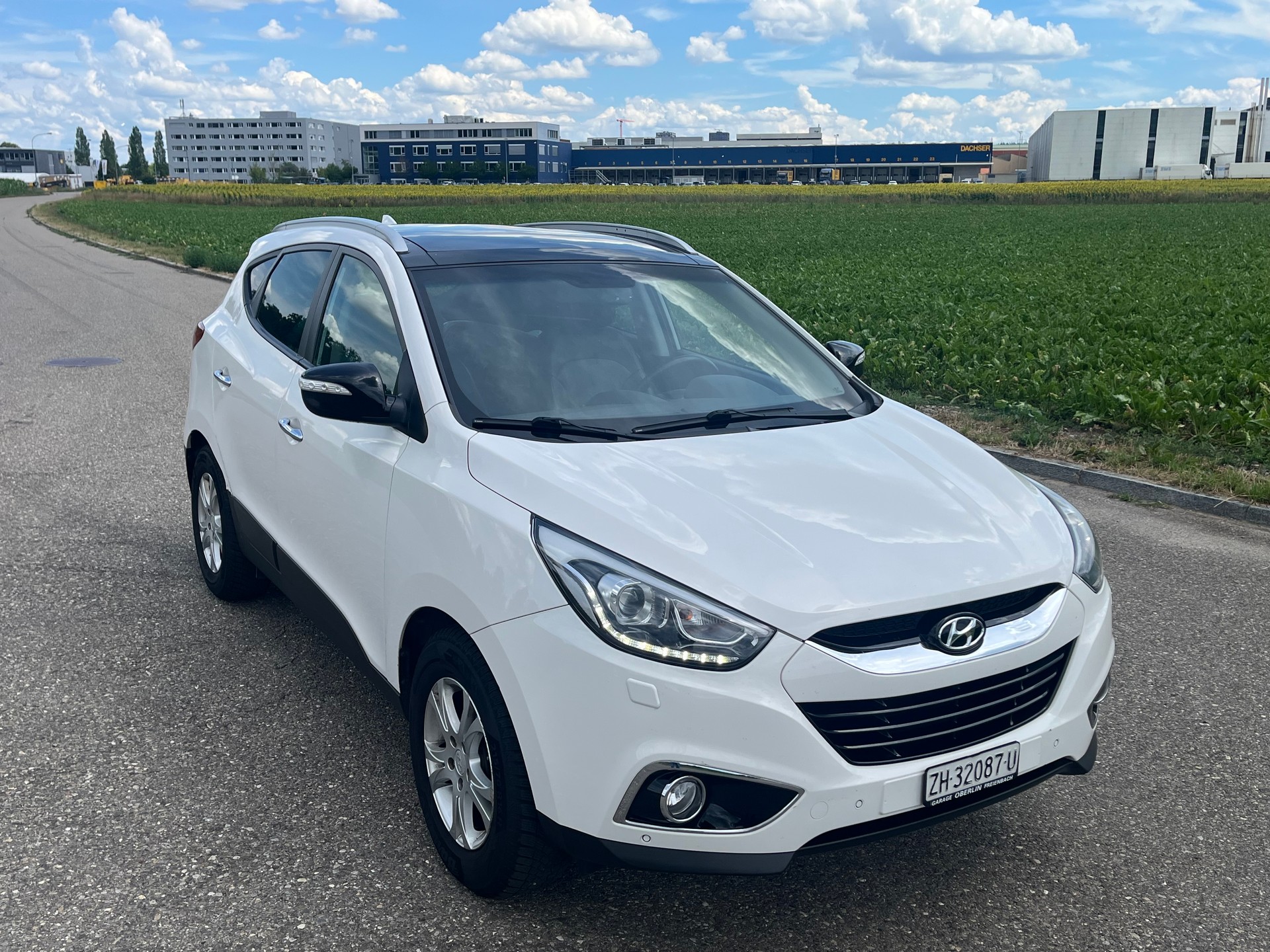 HYUNDAI iX 35 2.0 CRDi Premium 4WD Automatic-image-9