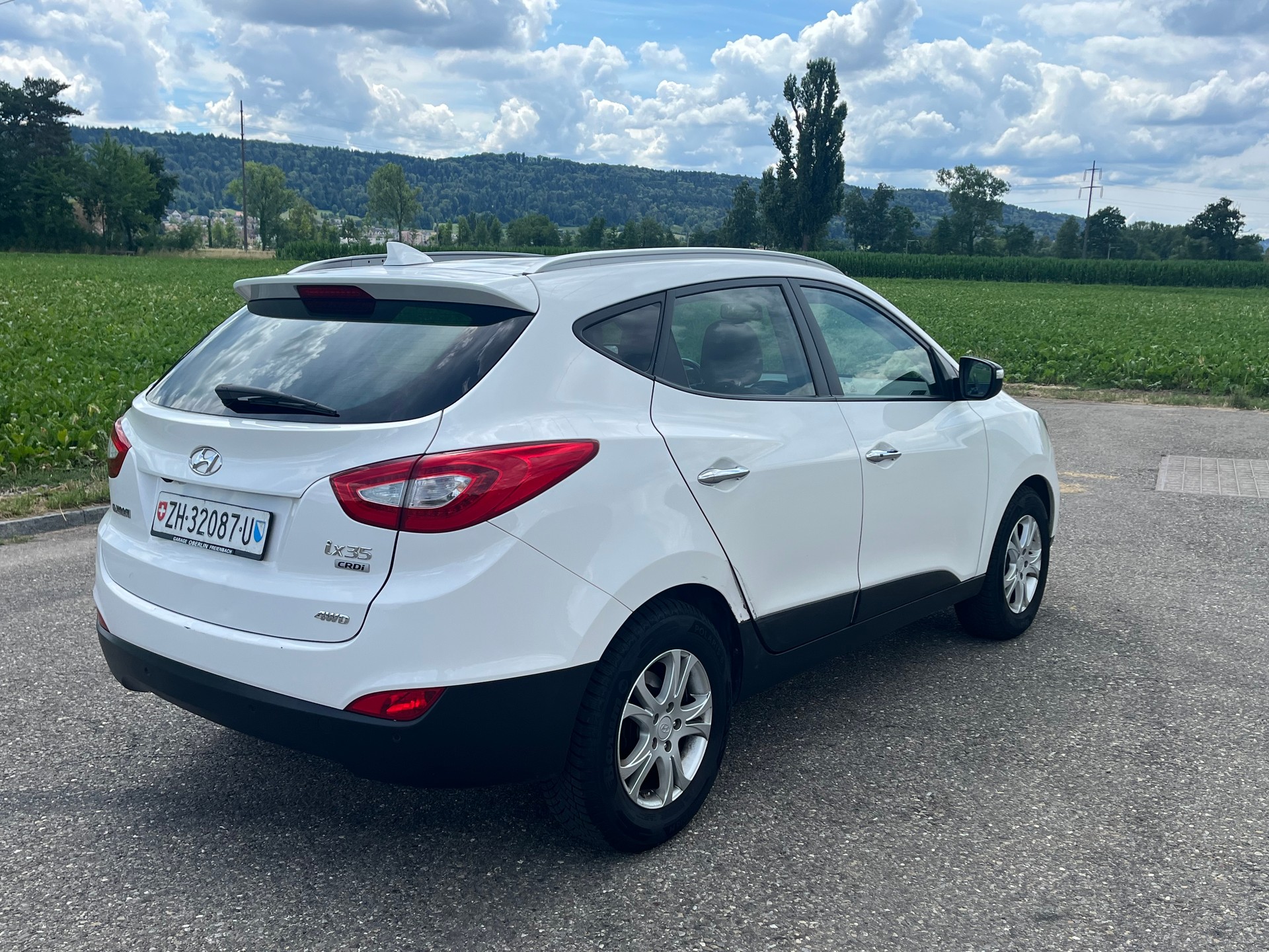 HYUNDAI iX 35 2.0 CRDi Premium 4WD Automatic-image-5