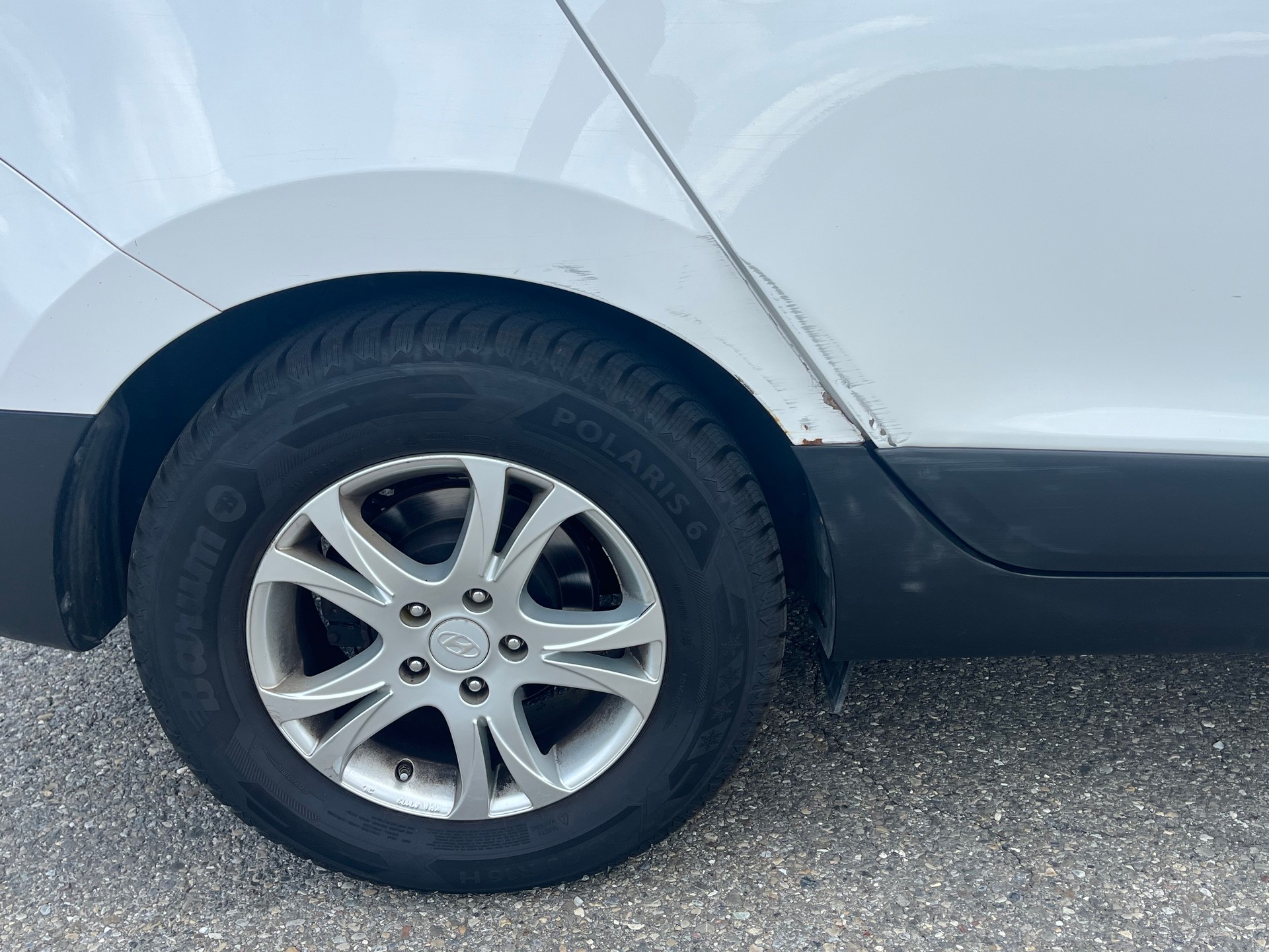 HYUNDAI iX 35 2.0 CRDi Premium 4WD Automatic-image-15