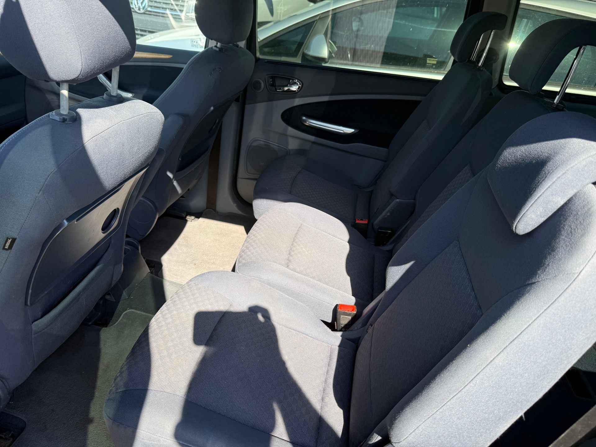 FORD Galaxy 2.0i Ambiente-image-7