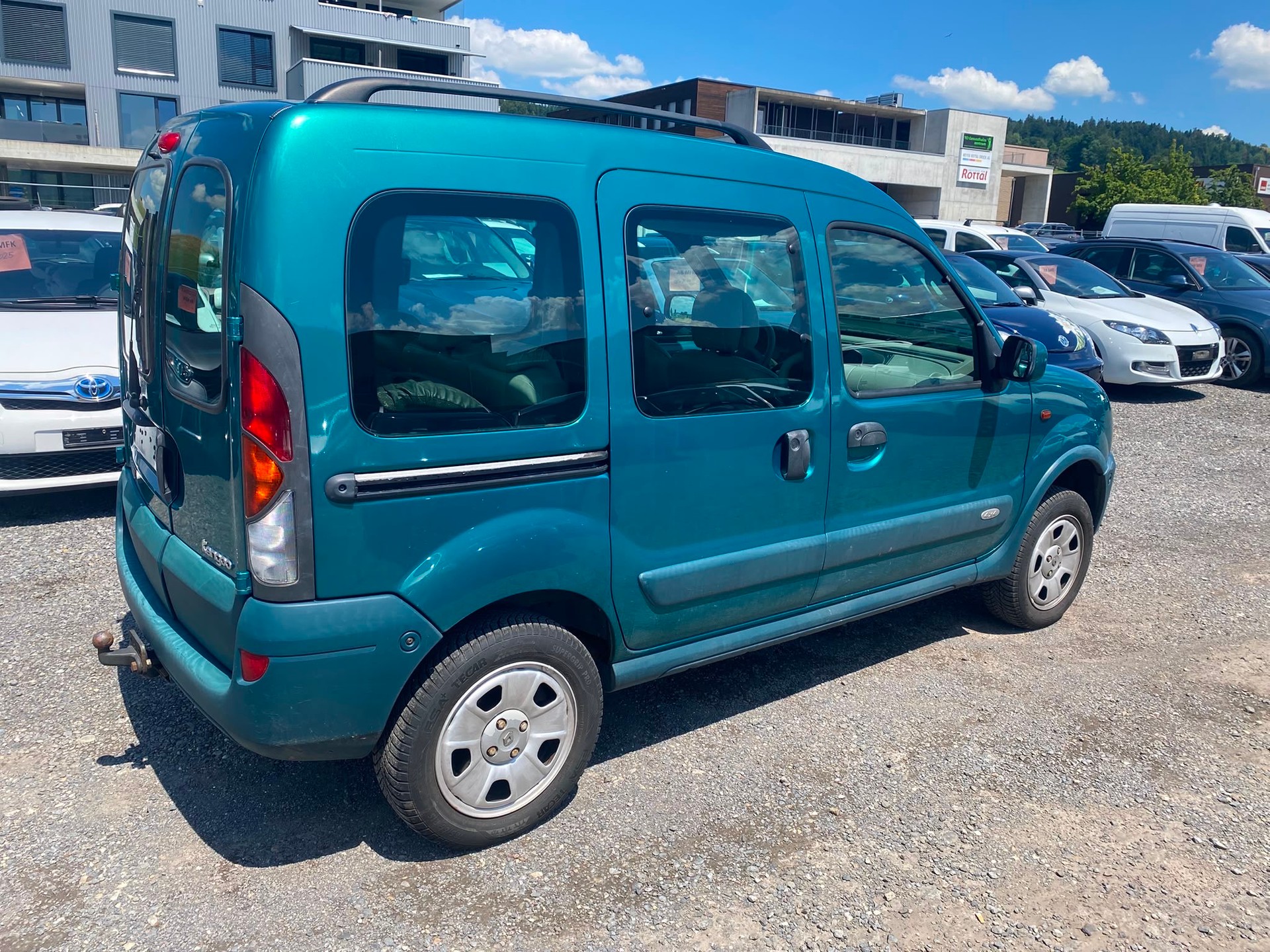 RENAULT Kangoo 1.6 16V Privilège Suisse 4x4-image-3