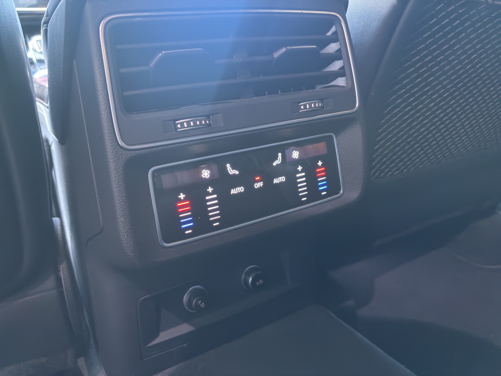 AUDI SQ7 TFSI quattro tiptronic-image-13