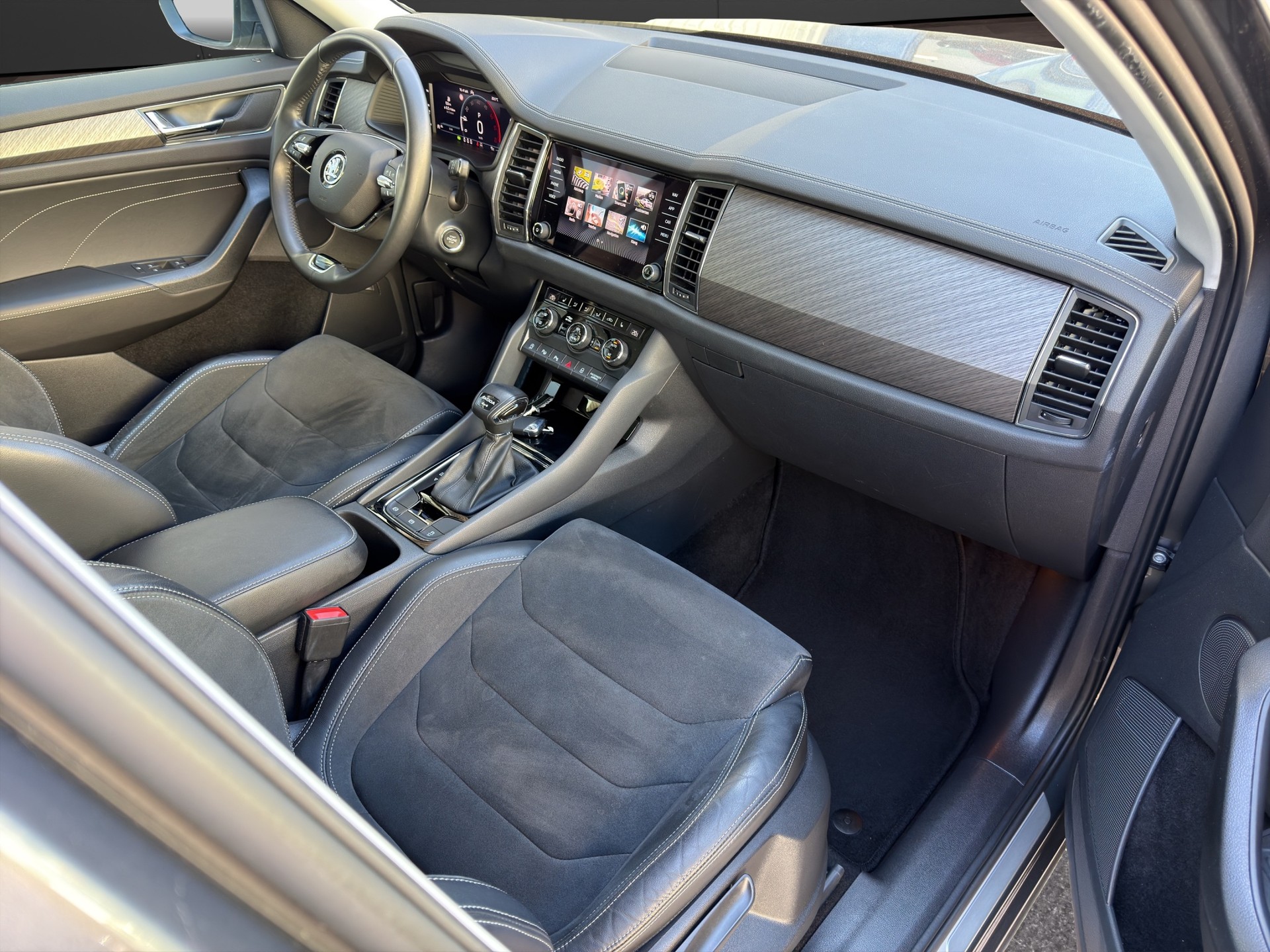 SKODA Kodiaq 2.0 TDI CR Clever 4x4 DSG-image-12