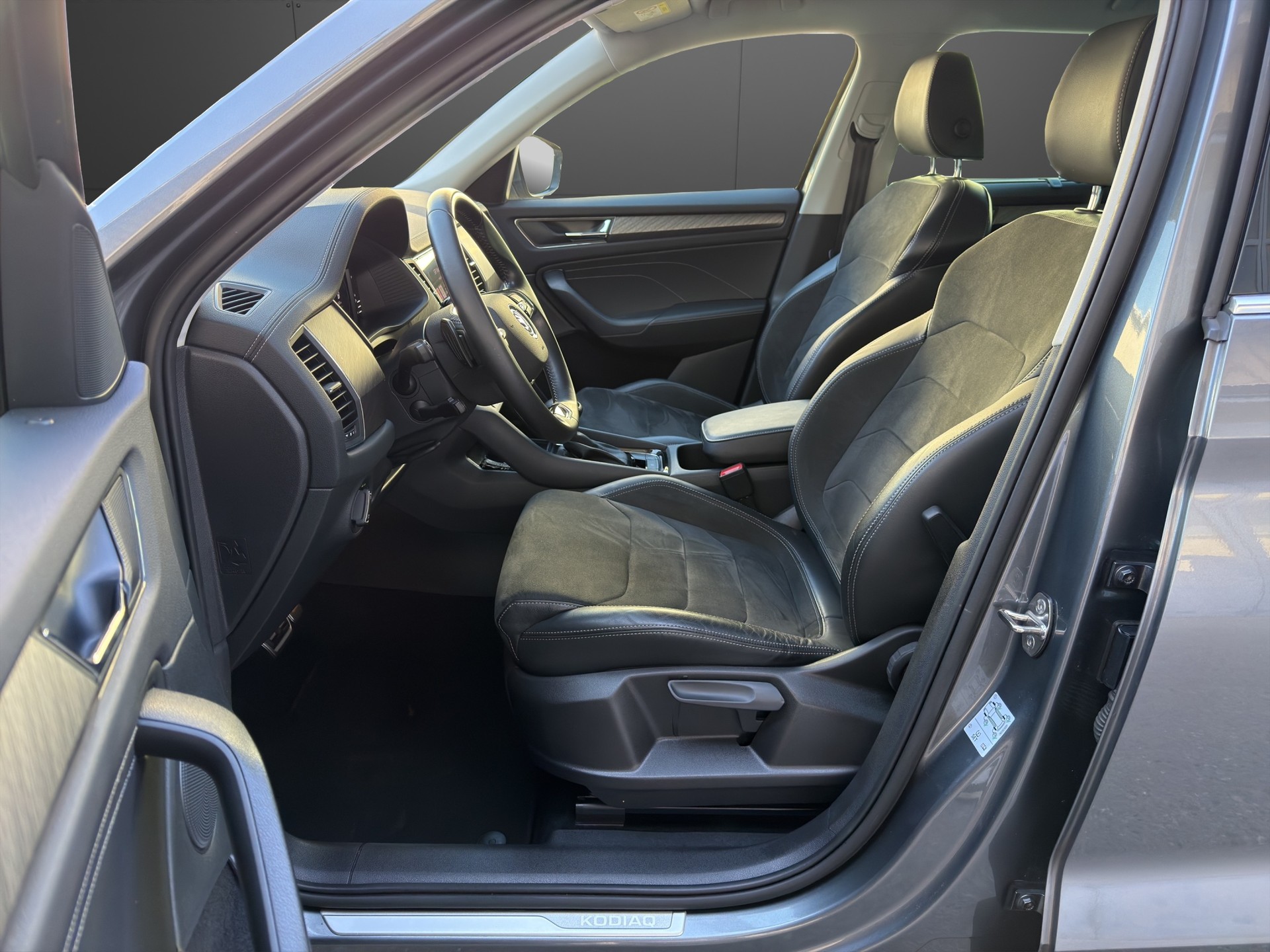 SKODA Kodiaq 2.0 TDI CR Clever 4x4 DSG-image-11