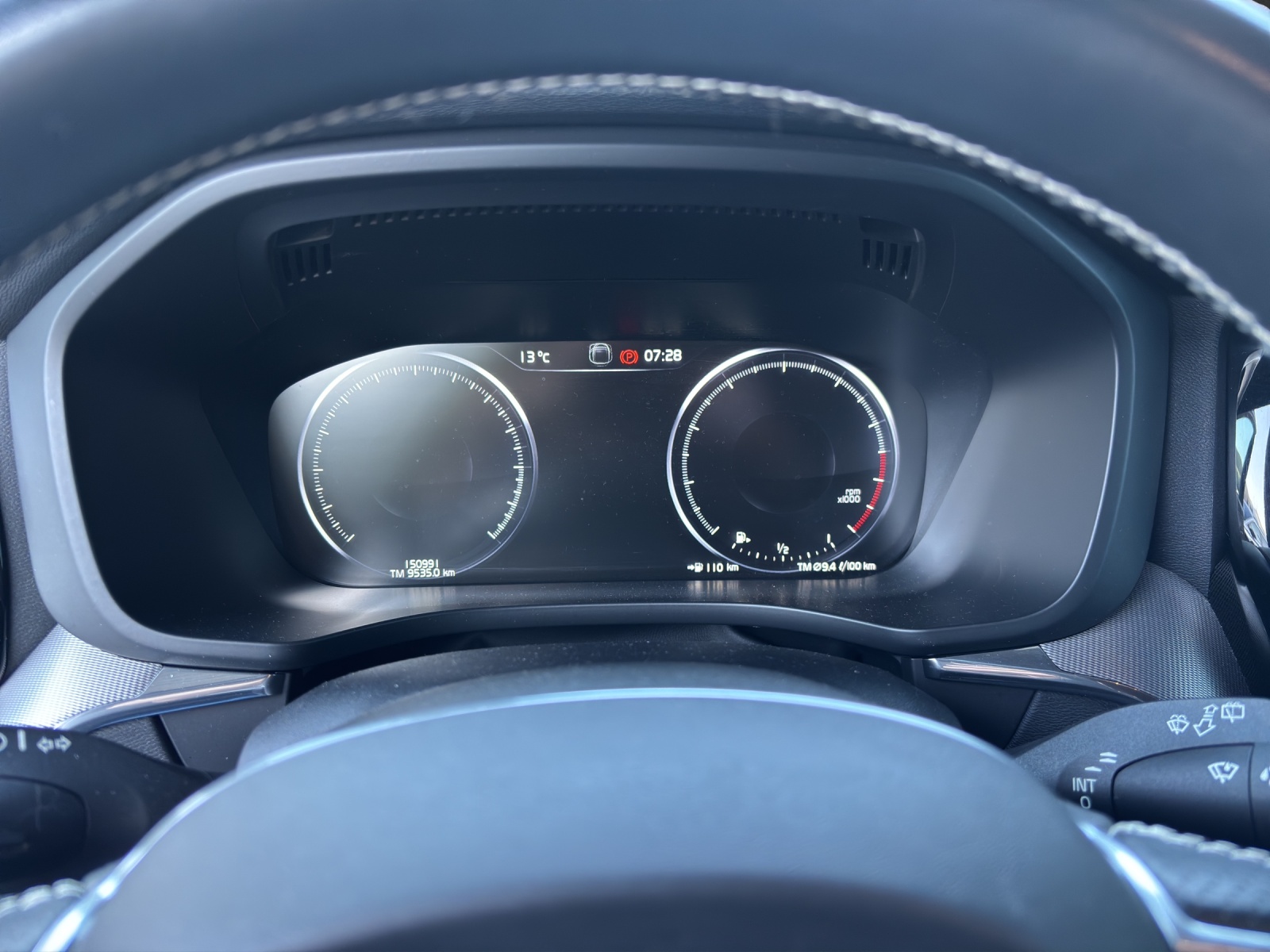 VOLVO XC60 T5 AWD R-Design Geartronic-image-5
