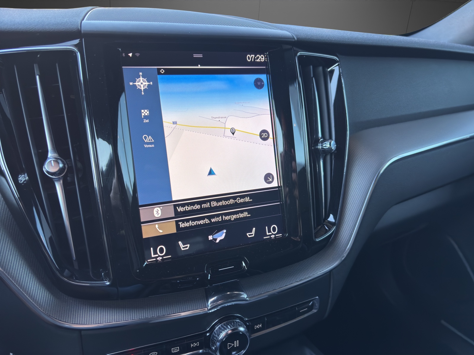 VOLVO XC60 T5 AWD R-Design Geartronic-image-7