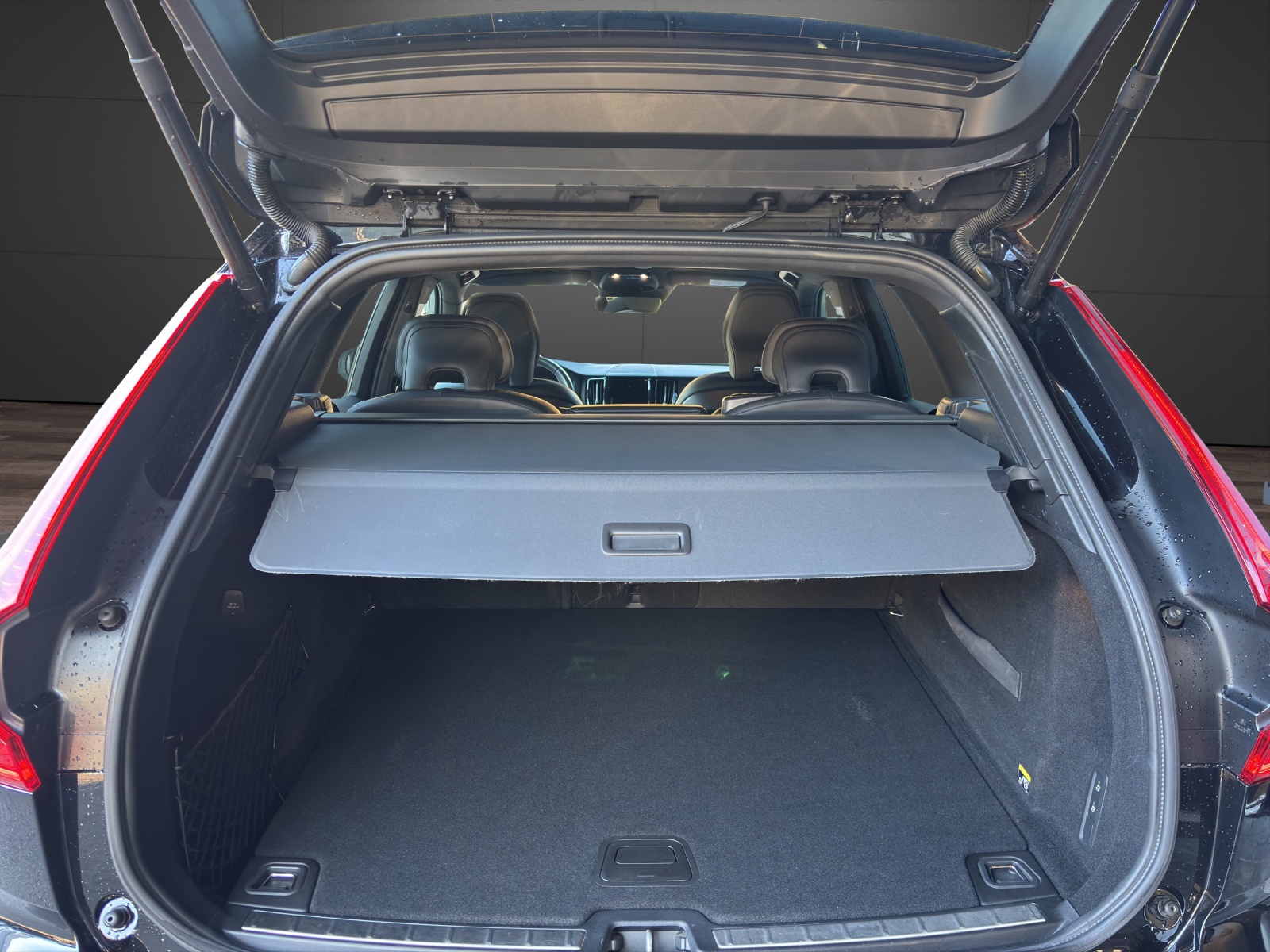 VOLVO XC60 T5 AWD R-Design Geartronic-image-12