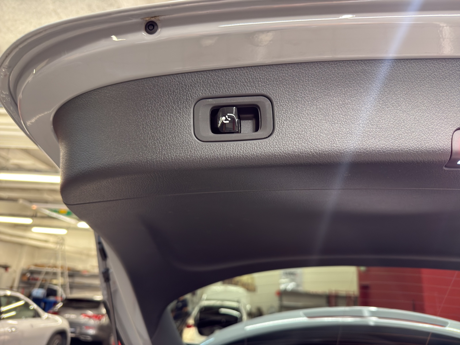 MERCEDES-BENZ GLC 300 4M - AMG / 360 Grad Kamera / Soundsystem / Panorama-Dach-image-15