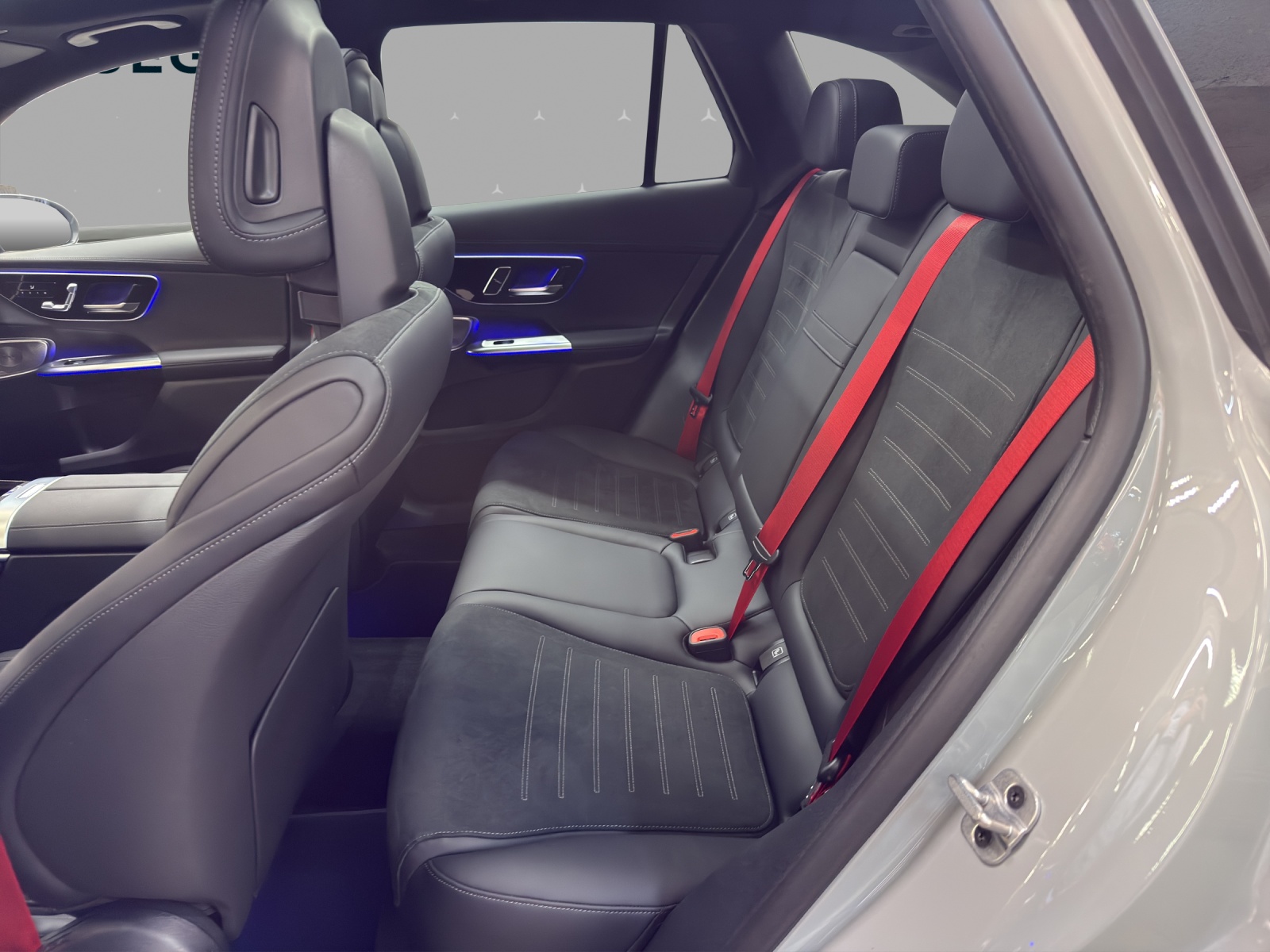 MERCEDES-BENZ GLC 300 4M - AMG / 360 Grad Kamera / Soundsystem / Panorama-Dach-image-13