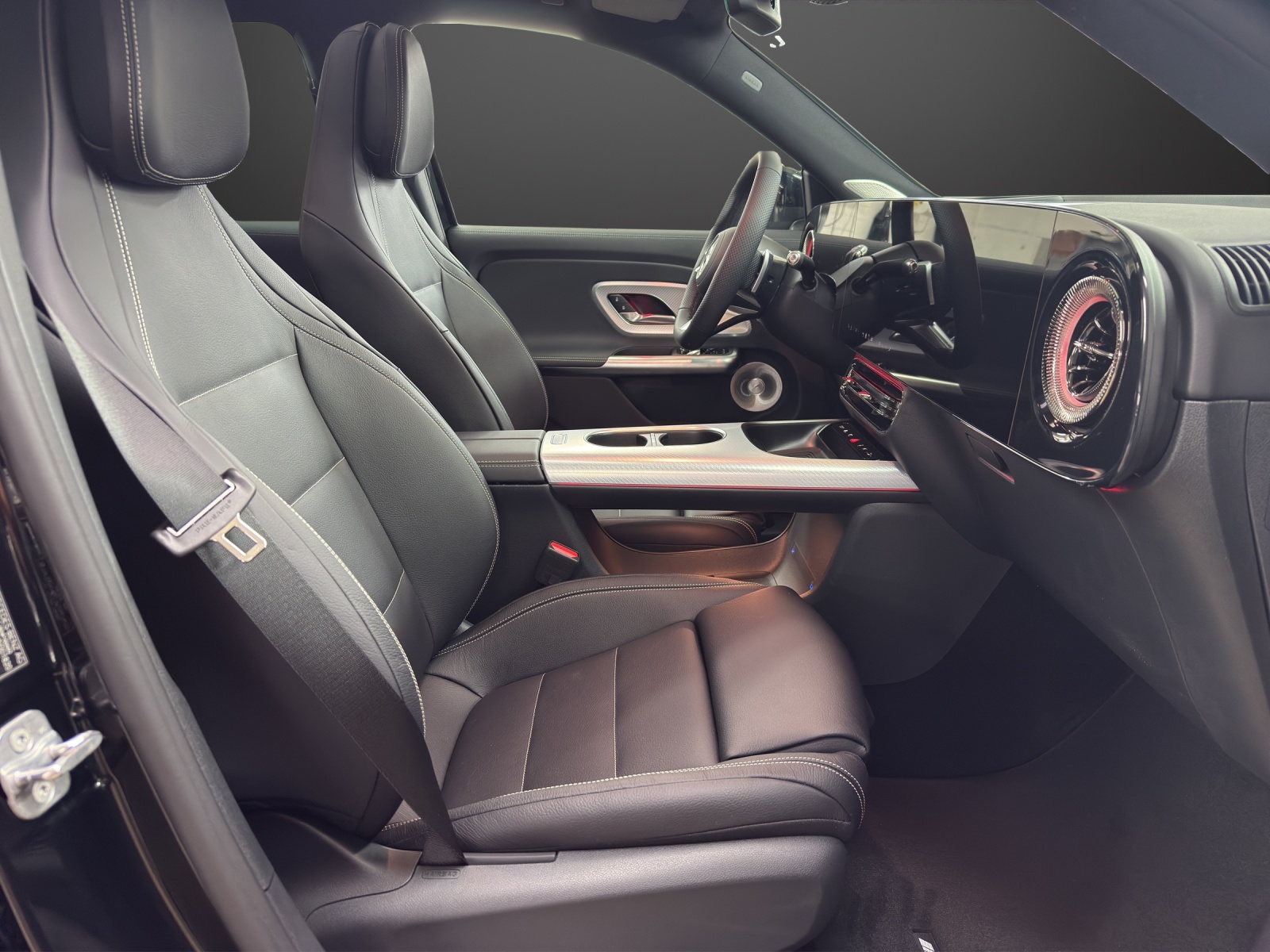 MERCEDES-BENZ GLB 220 4Matic 8G-Tronic-image-11