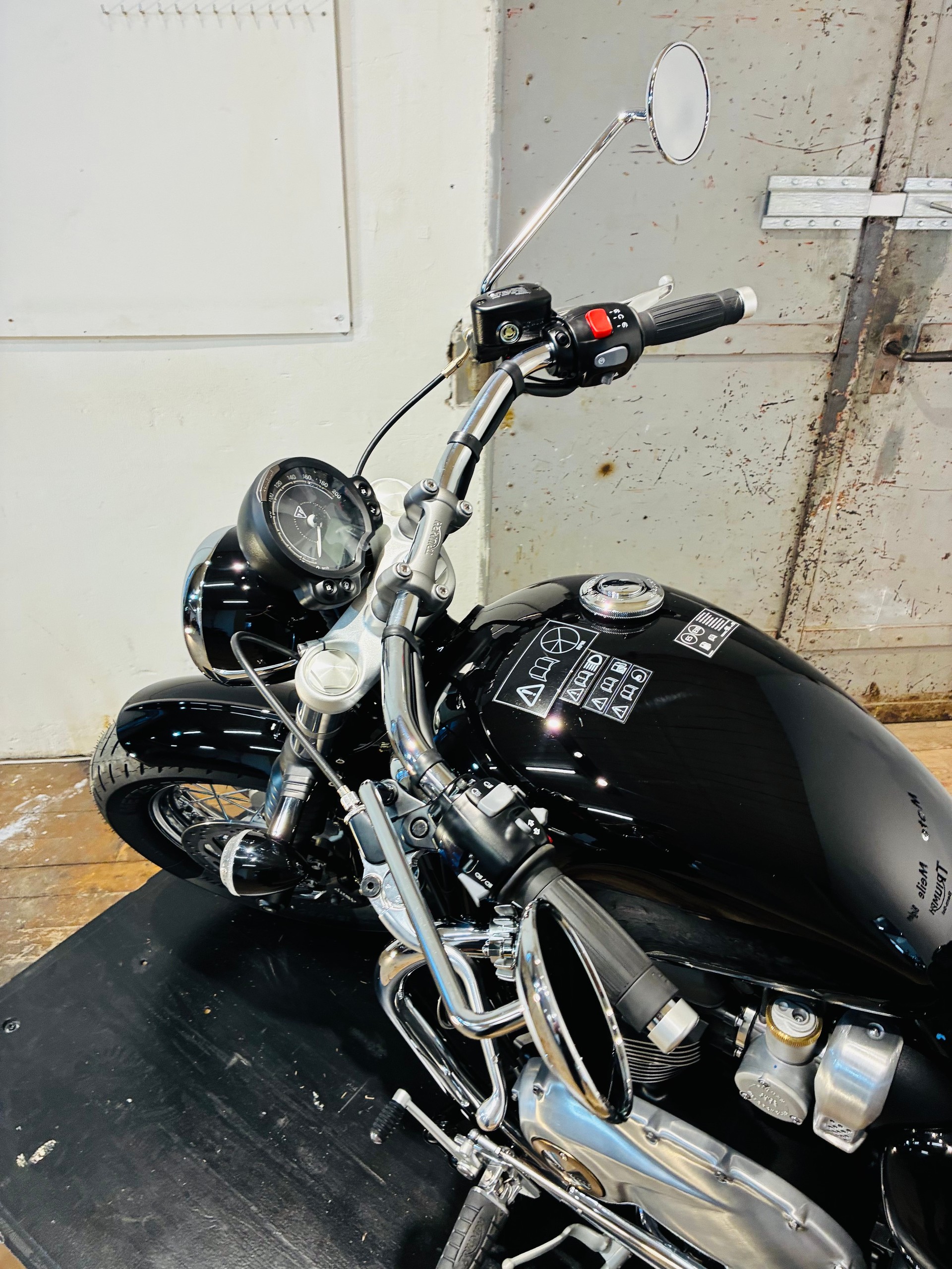 TRIUMPH Speedmaster-image-11