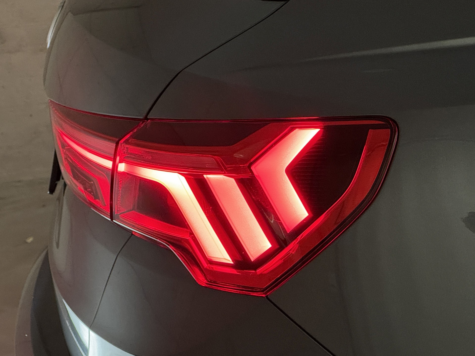 AUDI Q3 35 TFSI S line Attraction S-tronic-image-7